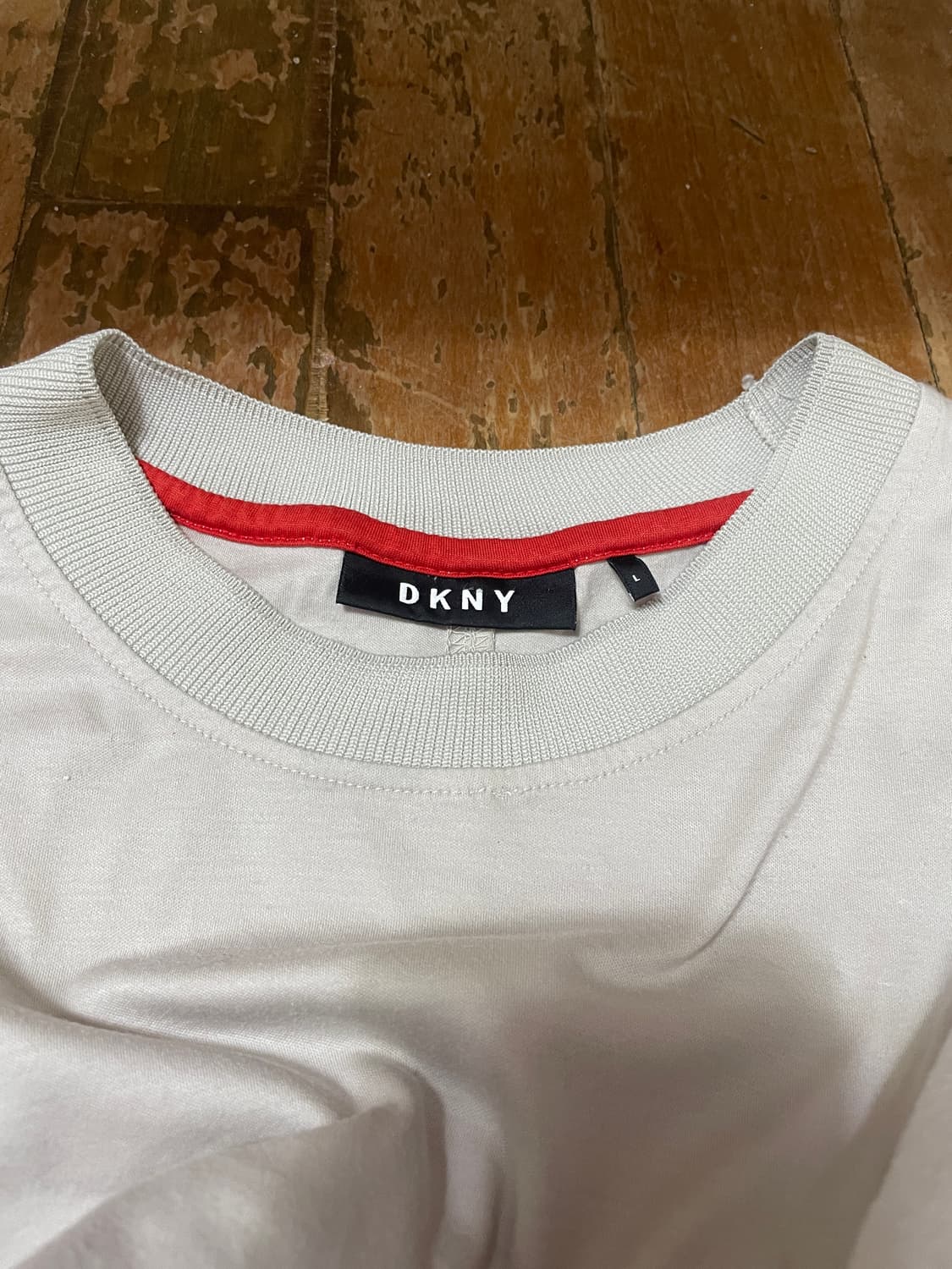 DKNY 라지 사이즈 베이지 반팔 티셔츠 (105) 상품이미지2