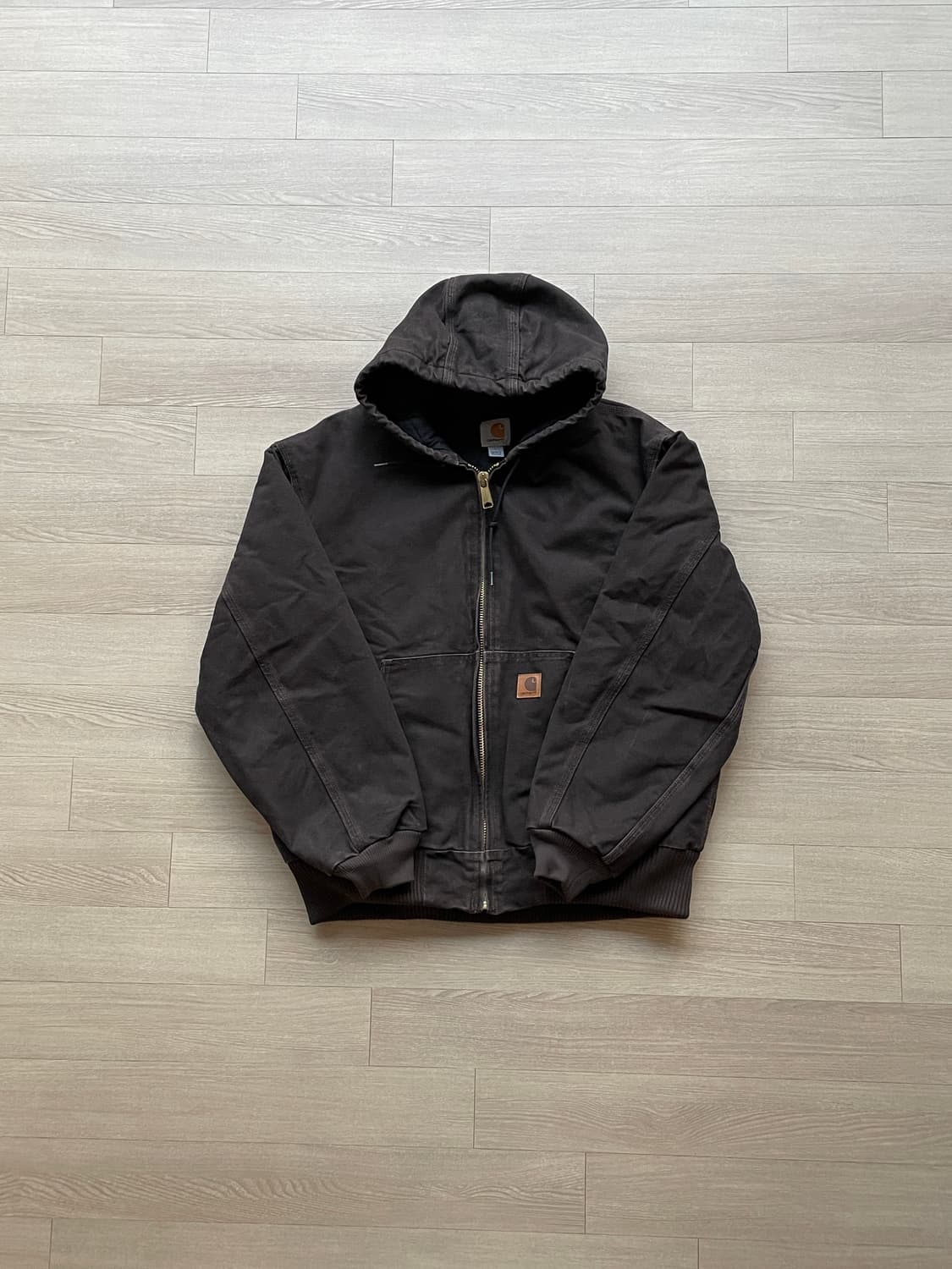 칼하트 j130 DKB 다크 브라운 액티브 자켓 샌드스톤 상품이미지1