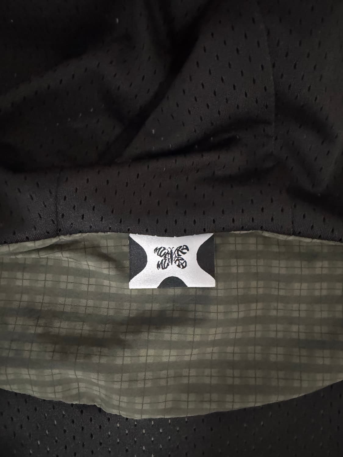 머트라 아심메트리컬 플래드 소프트쉘 그린 상품이미지4