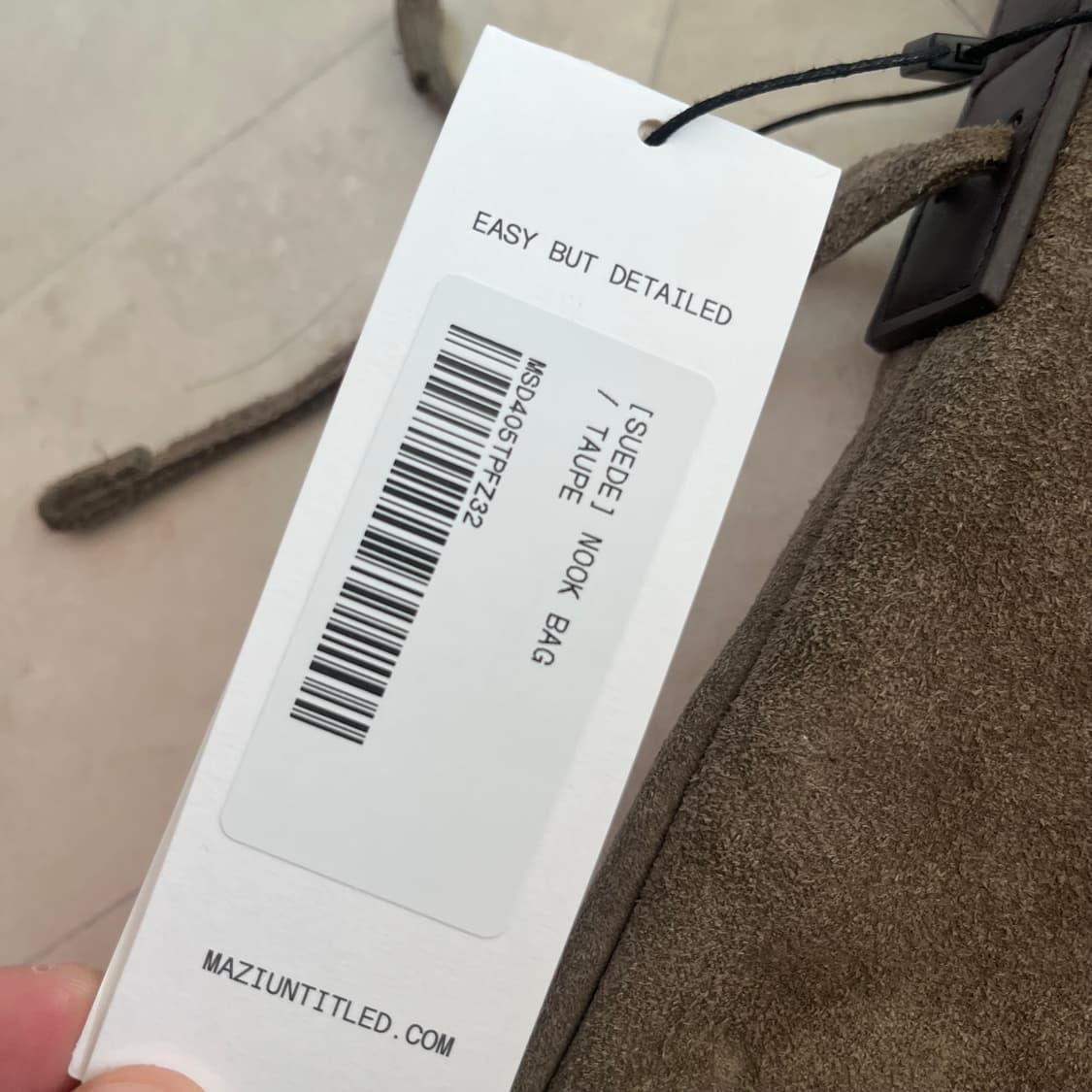 [새상품]마지언타이틀 스웨이드 눅 백 타우페 상품이미지6