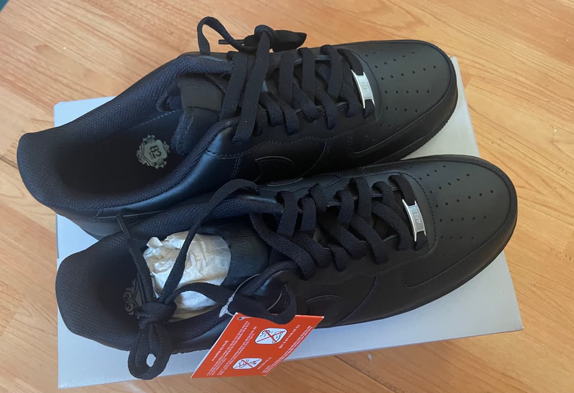 [300] 나이키 에어포스 트리플블랙 올검포스 새상품 팝니다 상품이미지1