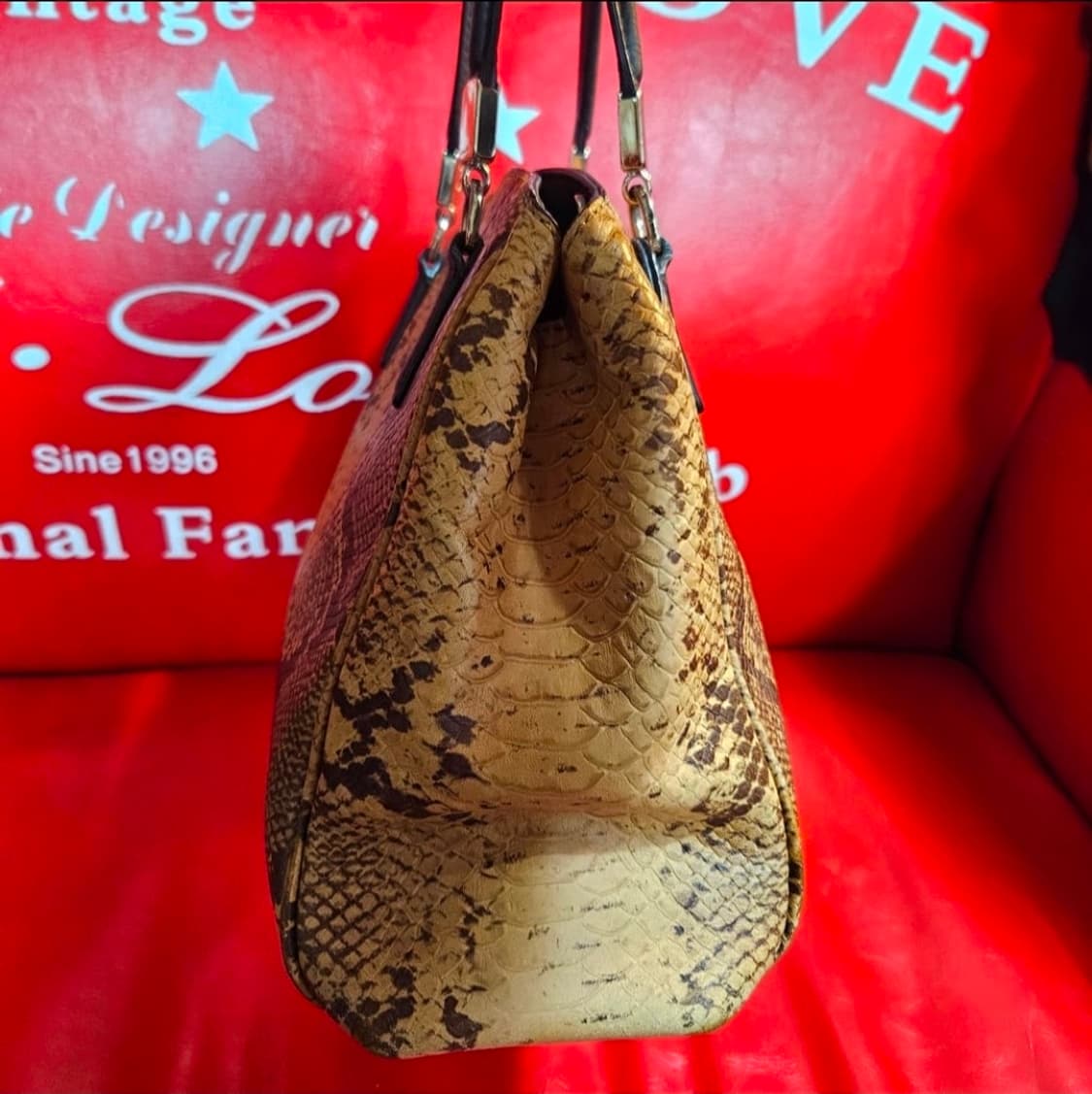 코치(COACH) 파이톤 미네타 엠보싱 가죽 토트백 상품이미지3