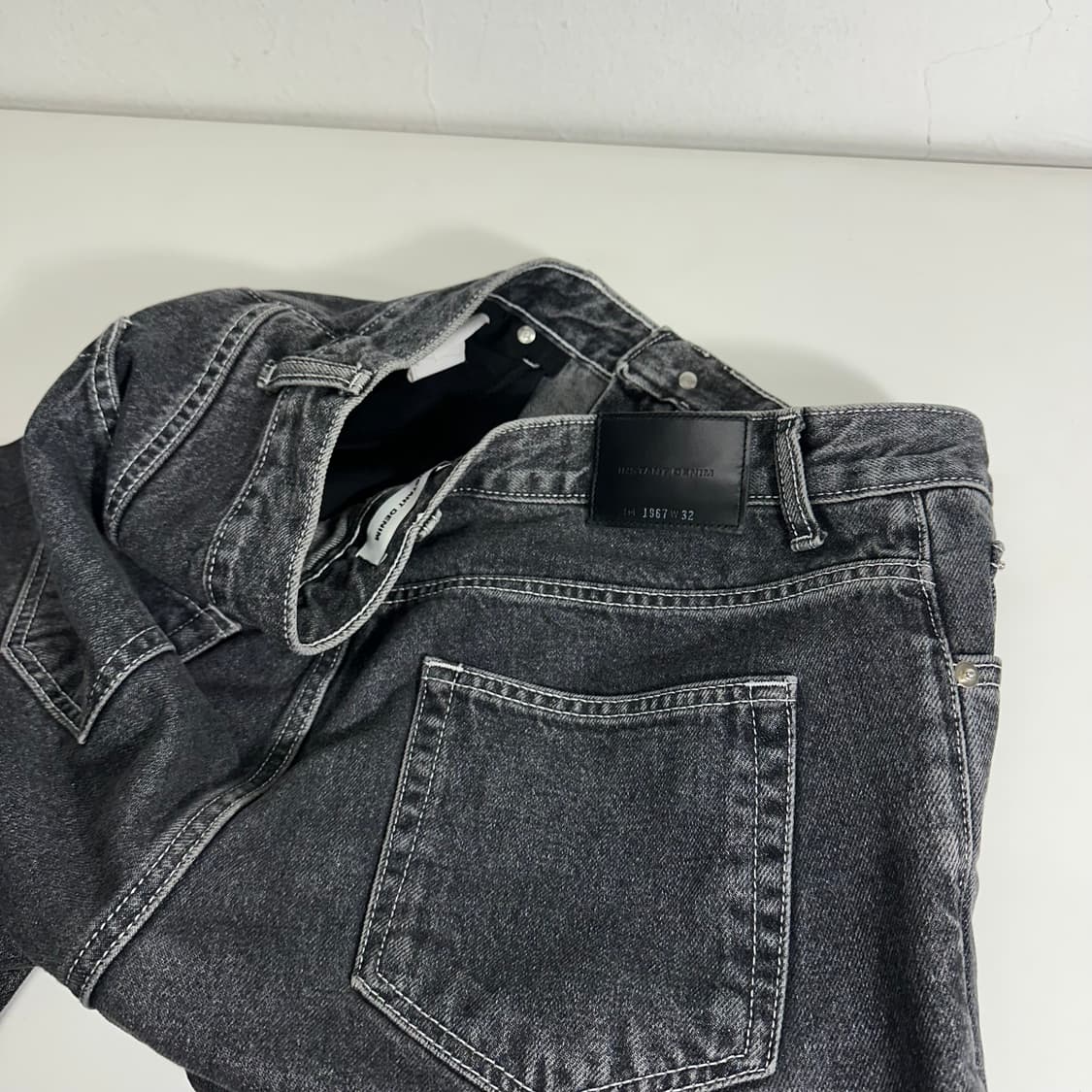 32 브랜디드 인스턴트데님 흑청 레귤러핏 데님팬츠 상품이미지1