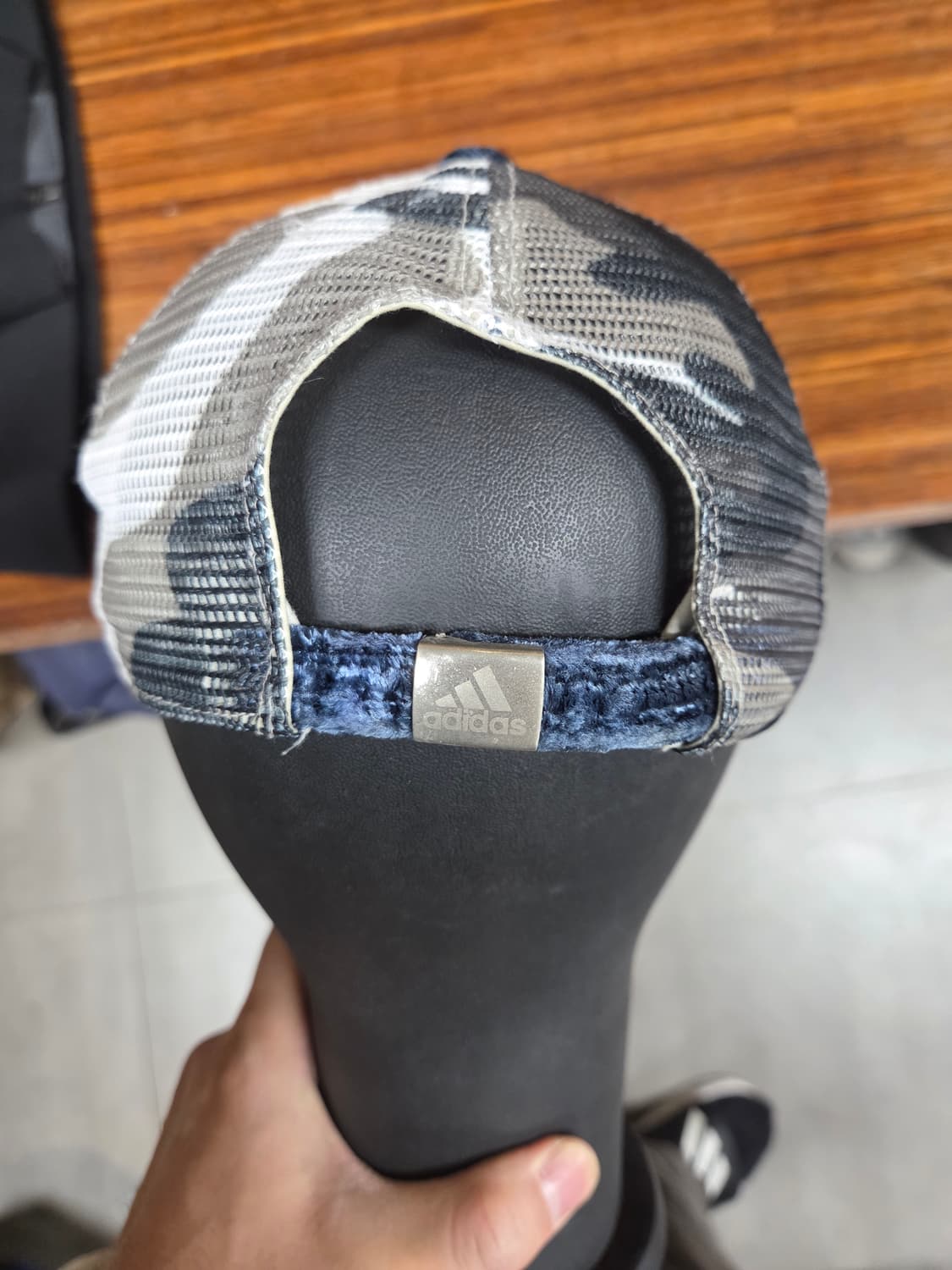 아디다스 올드스쿨 빈티지 벨루어 카모메쉬 큐빅로고 모자 프리 상품이미지3