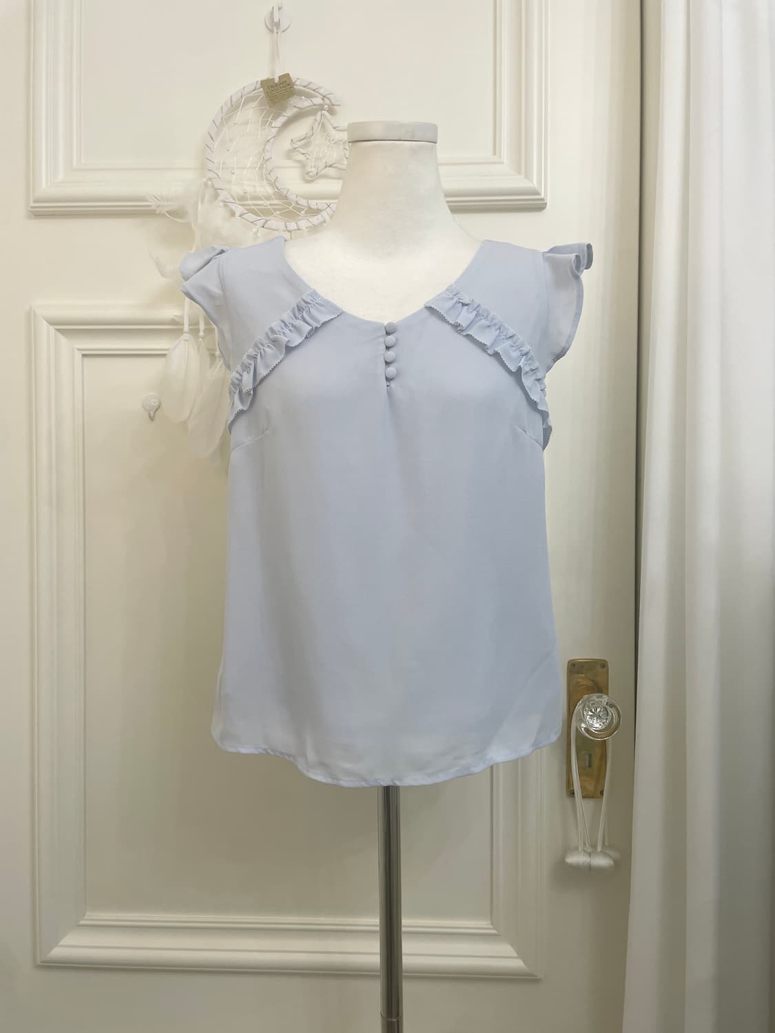 blueberry button ruffle point blouse 상품이미지1