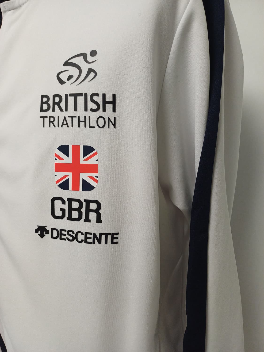 데상트 영국 트라이애슬론(GBR) 에디션 트랙탑 져지 [L-XL] 상품이미지4