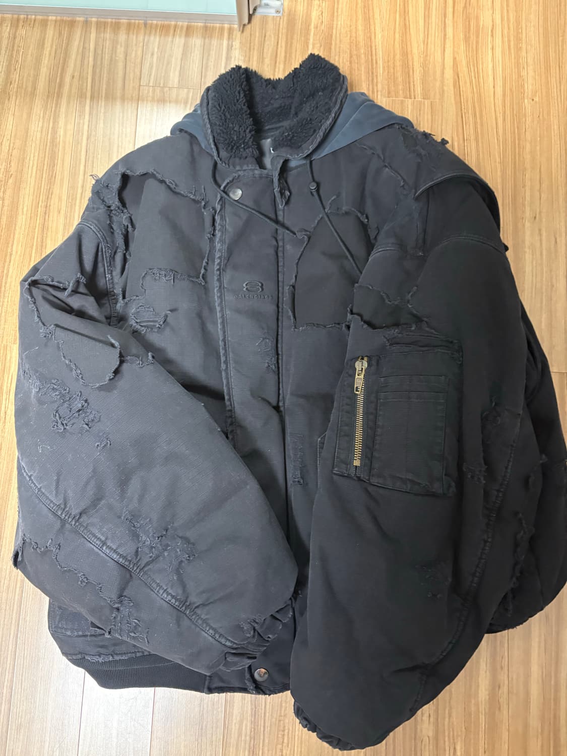 발렌시아가 봄버 상품이미지2