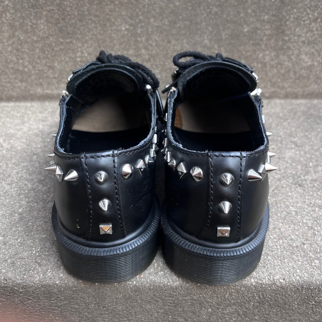닥터마틴 스터드 로퍼 240 상품이미지3