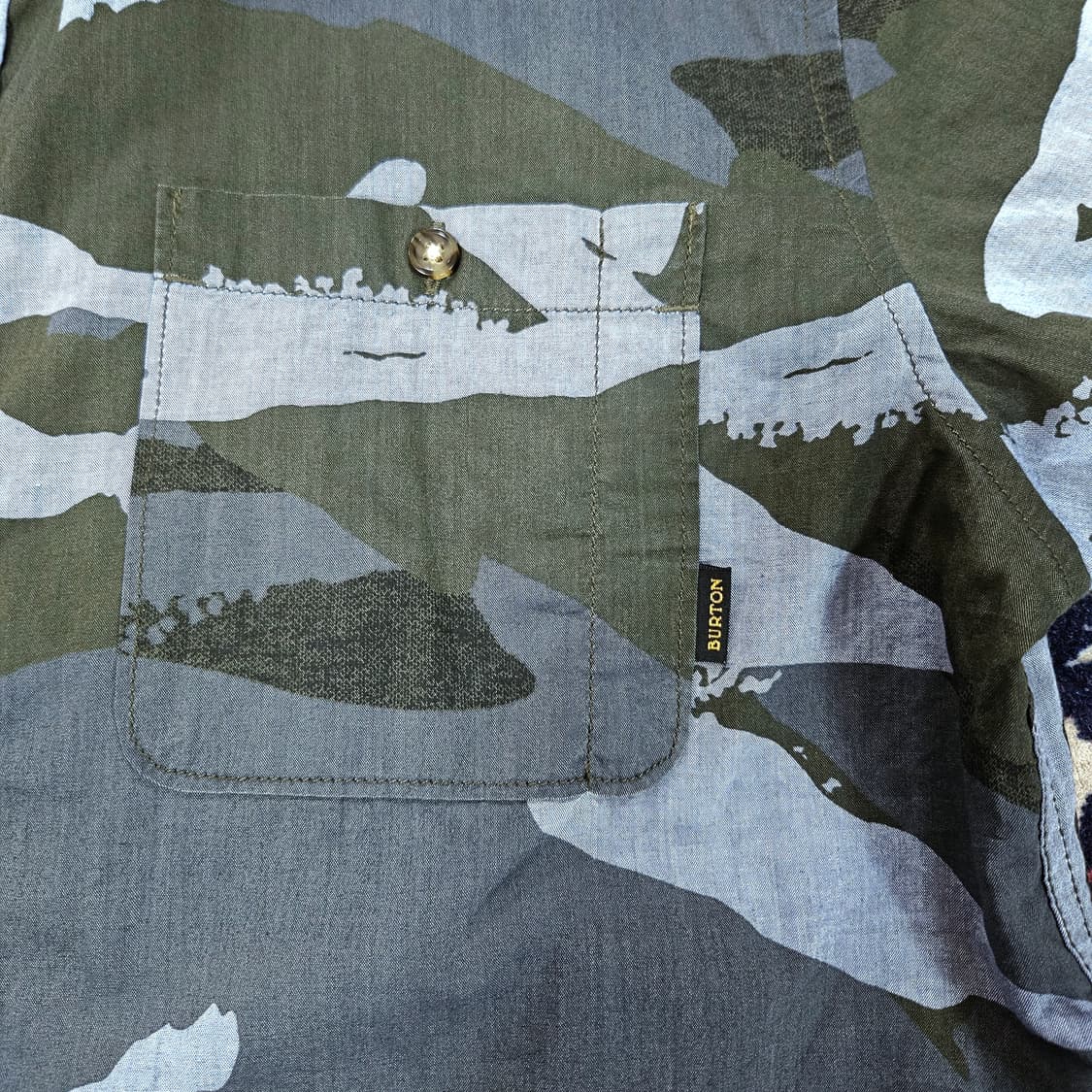 BURTON in USA 블루 카모플라쥬 반팔 셔츠 상품이미지4