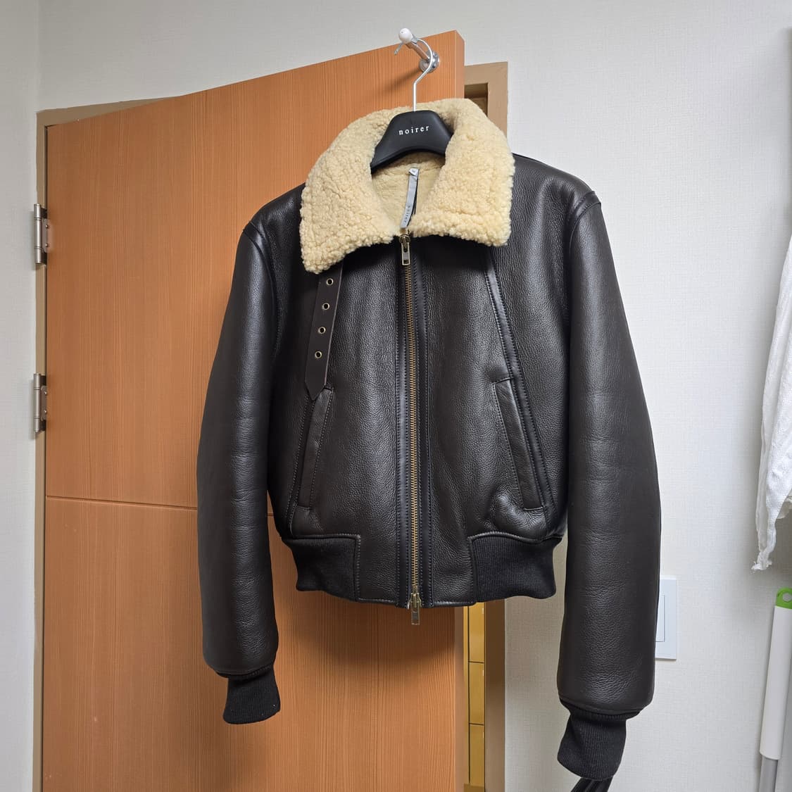 노이어 무스탕 50, 52사이즈 판매해요 상품이미지1