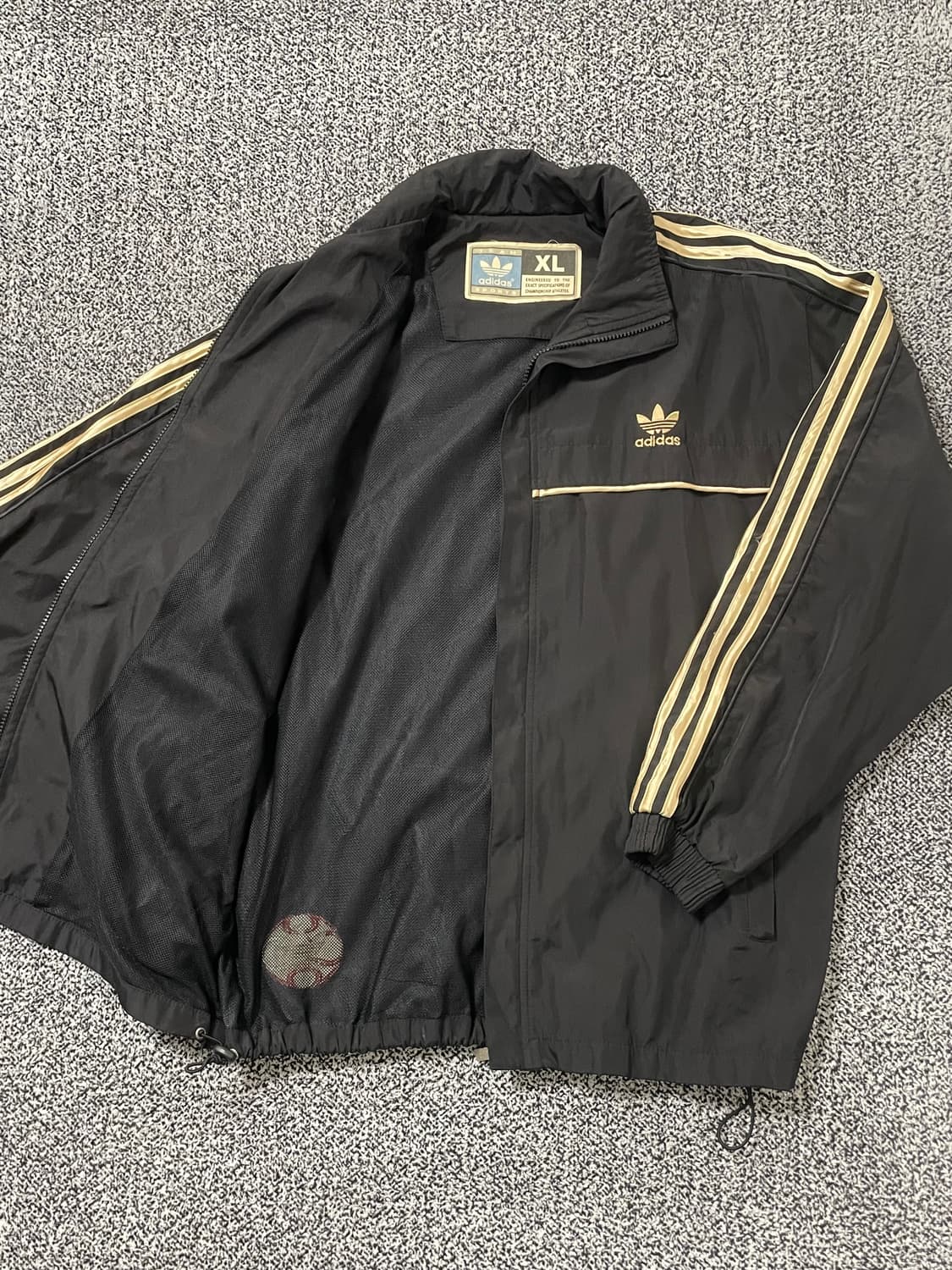 빈티지9. 아디다스 00's 블랙 골드 셋업 바람막이 트랙탑 츄바 상품이미지2