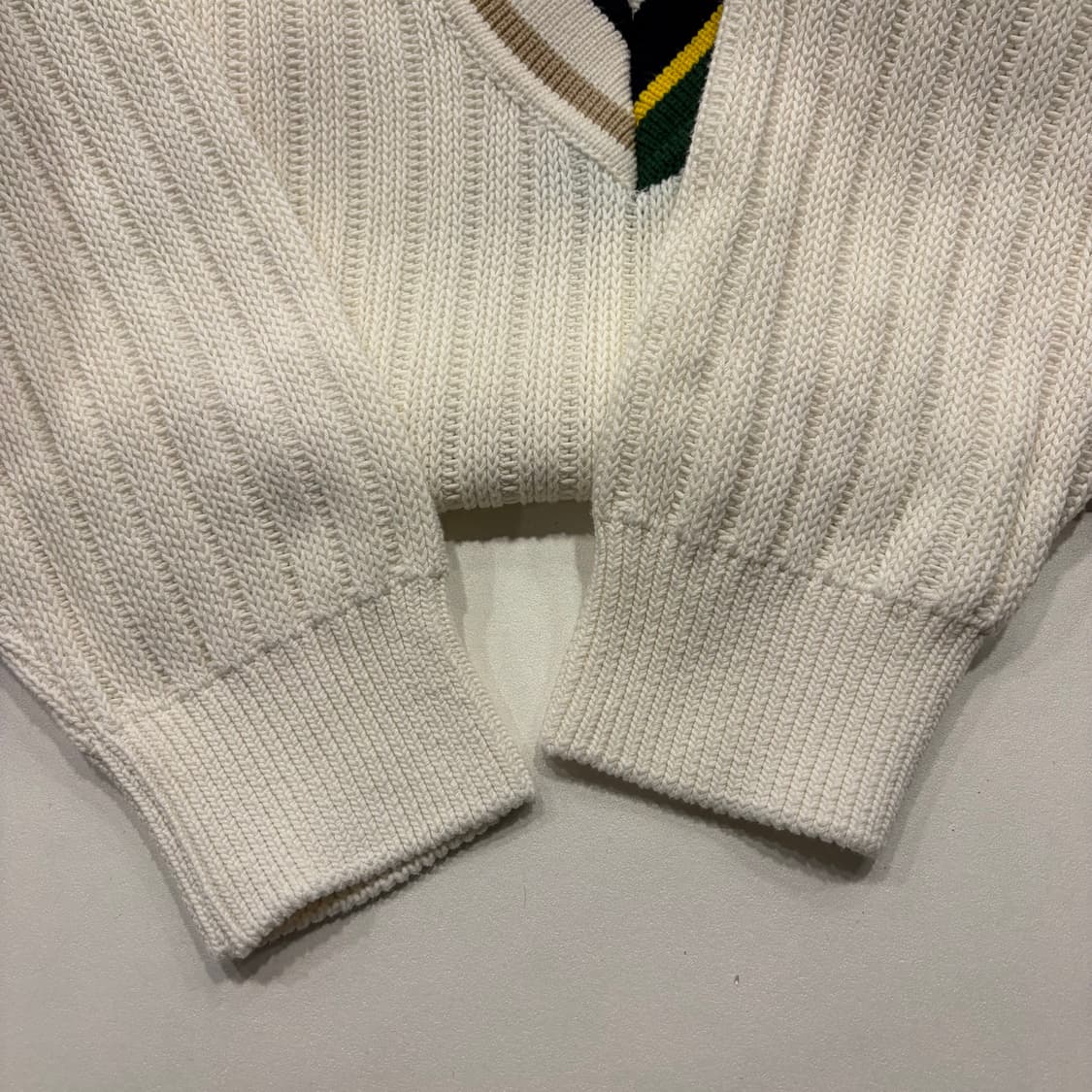 [L] Lacoste 라코스테 V넥 니트 아이보리 화이트 B338 상품이미지9