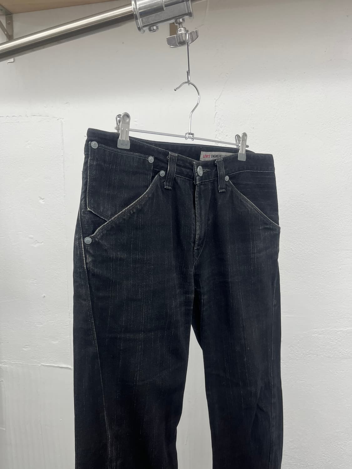 33) LEVIS ENGINERED BLACK JEANS 상품이미지2