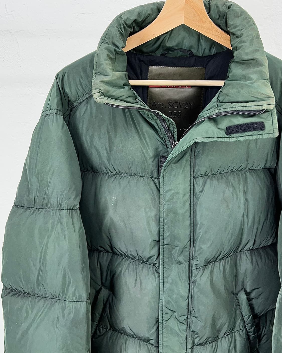 프라다 모스그린 패커 히든 후디 푸퍼 다운 패딩 상품이미지2