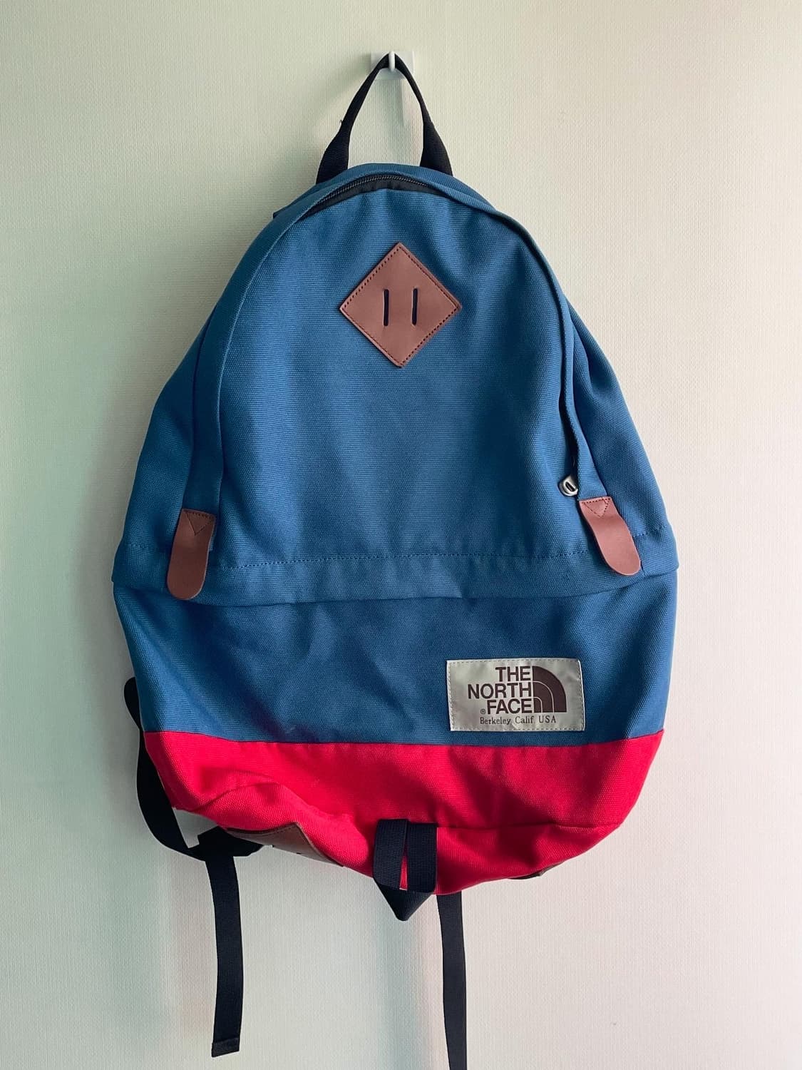 The North Face Daypack Heritage Backpack 상품이미지1