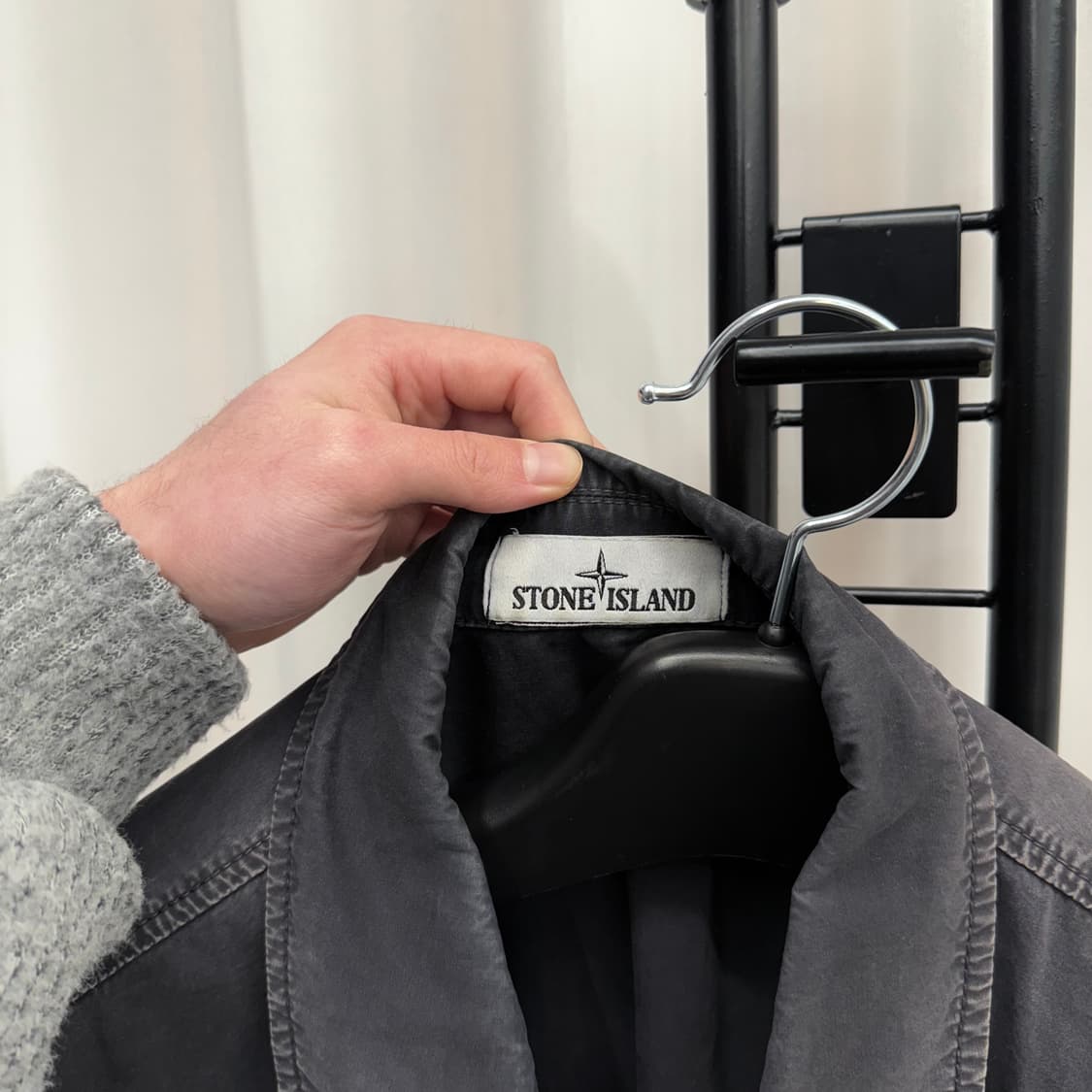 [백화점/ XL] 스톤아일랜드 올드이펙트 투 포켓 오버셔츠 블랙 상품이미지4