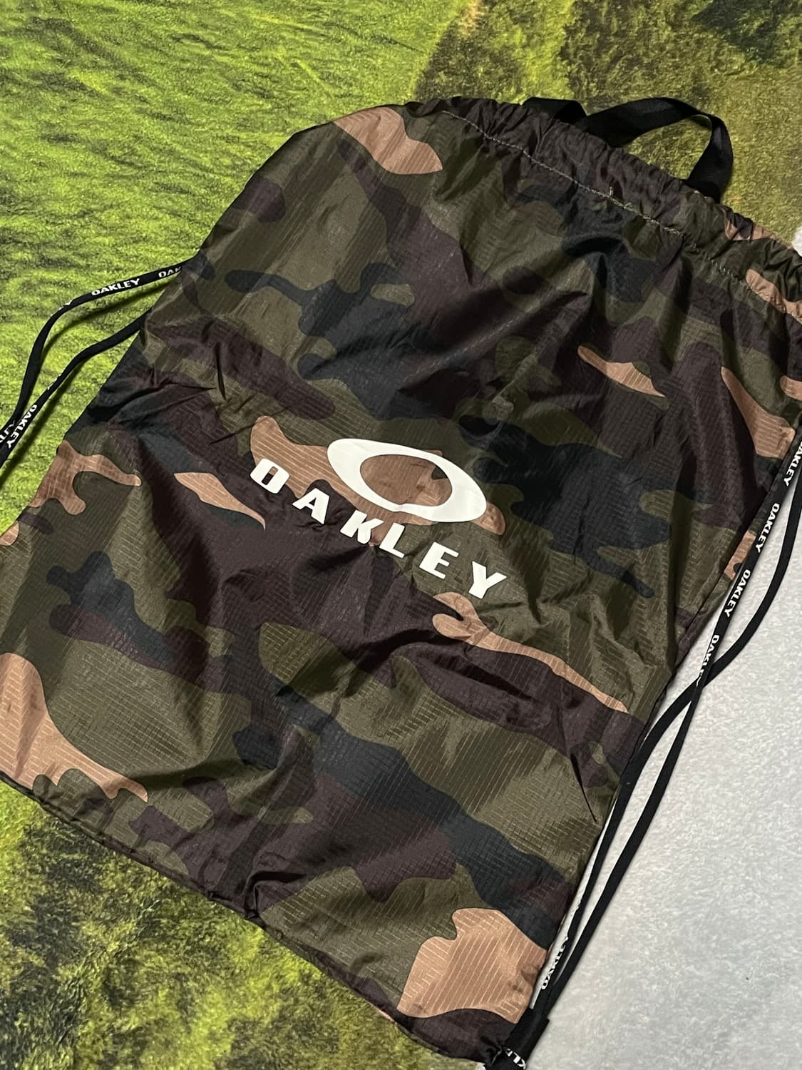 Oakley 이센셜팩 카모 가방 상품이미지1