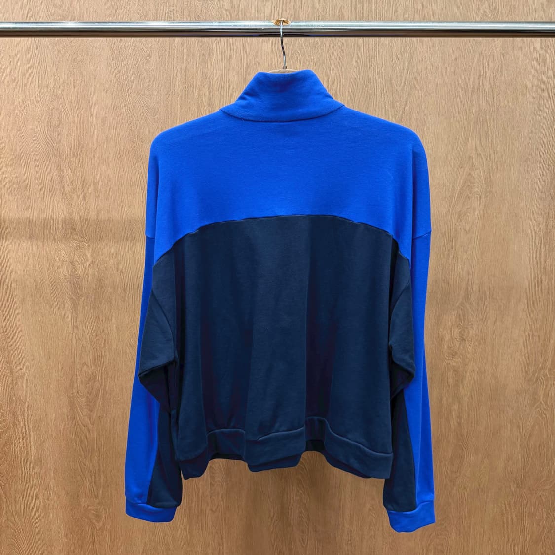 아디다스 하프 집업 맨투맨 컬러블록 배색 로고 프린트 디테일 블루 네이비 상품이미지3