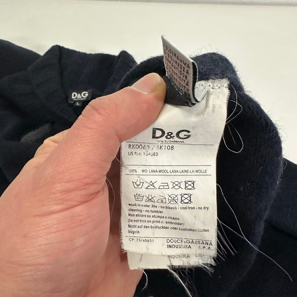 95-100 돌체앤가바나 D&G 다크네이비 버튼 백로고 숄카라 니트 상품이미지9