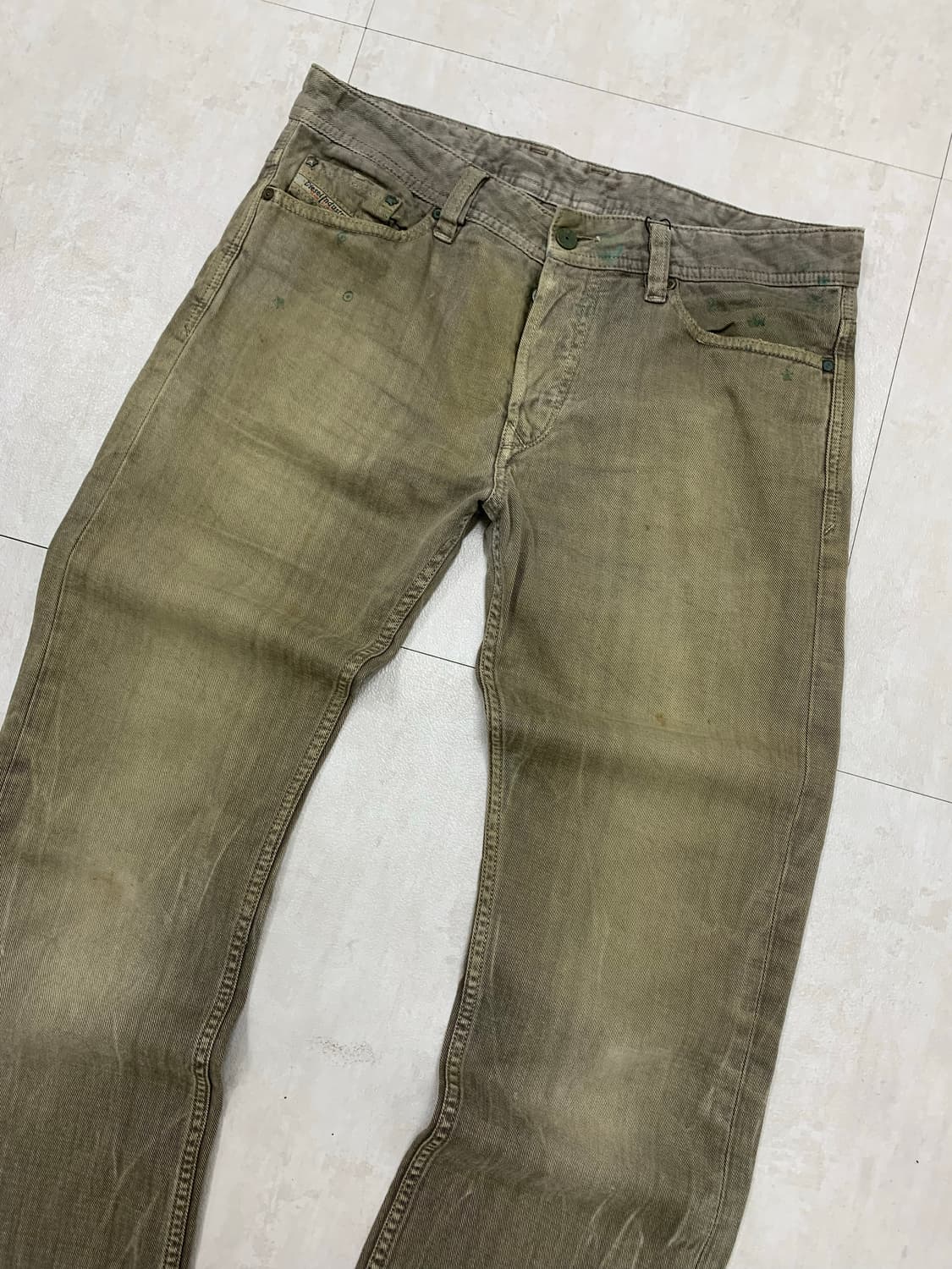 디젤 애쉬 카키 스트라이트 팬츠 #647 상품이미지2