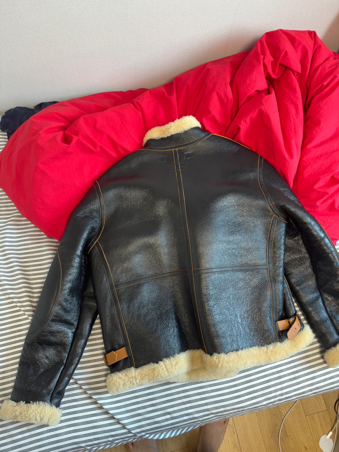 이스트로그X변요한 콜라보 무스탕L 상품이미지2