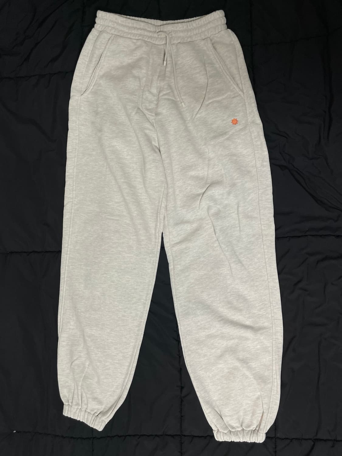 아모멘토 X 먼데이모닝마켓 콜라보 스웻팬츠 판매합니다. 상품이미지3