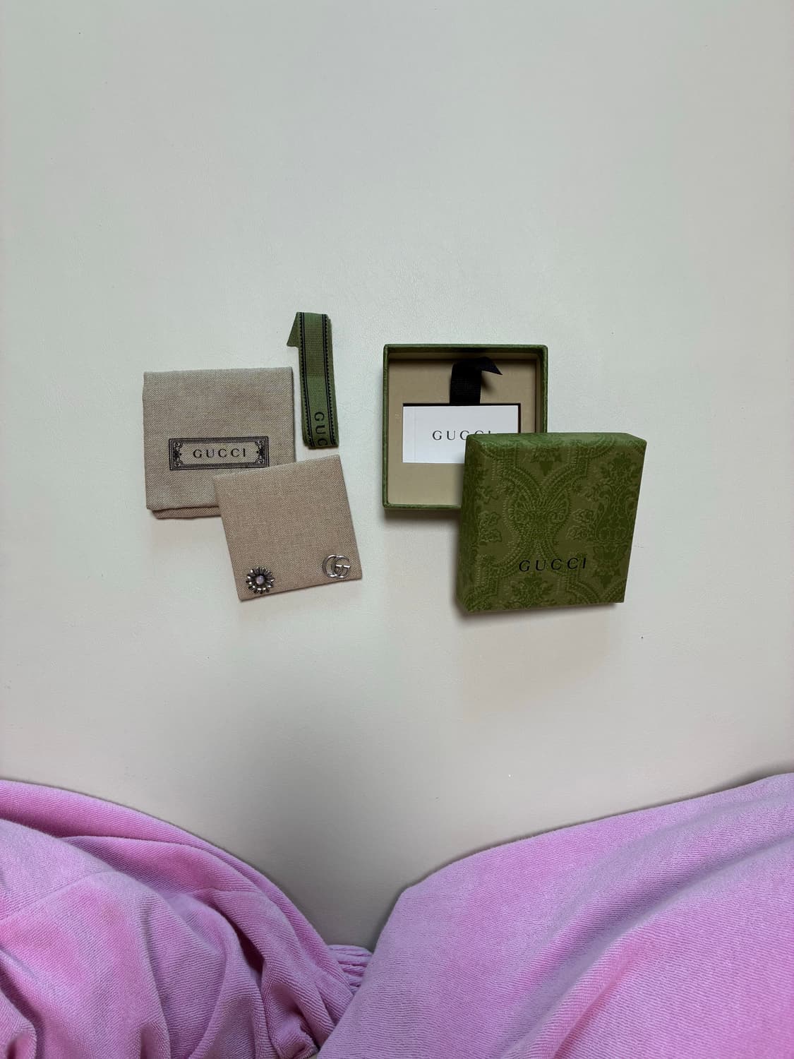 구찌 인터로킹 G & 플라워 귀걸이 세트 상품이미지2