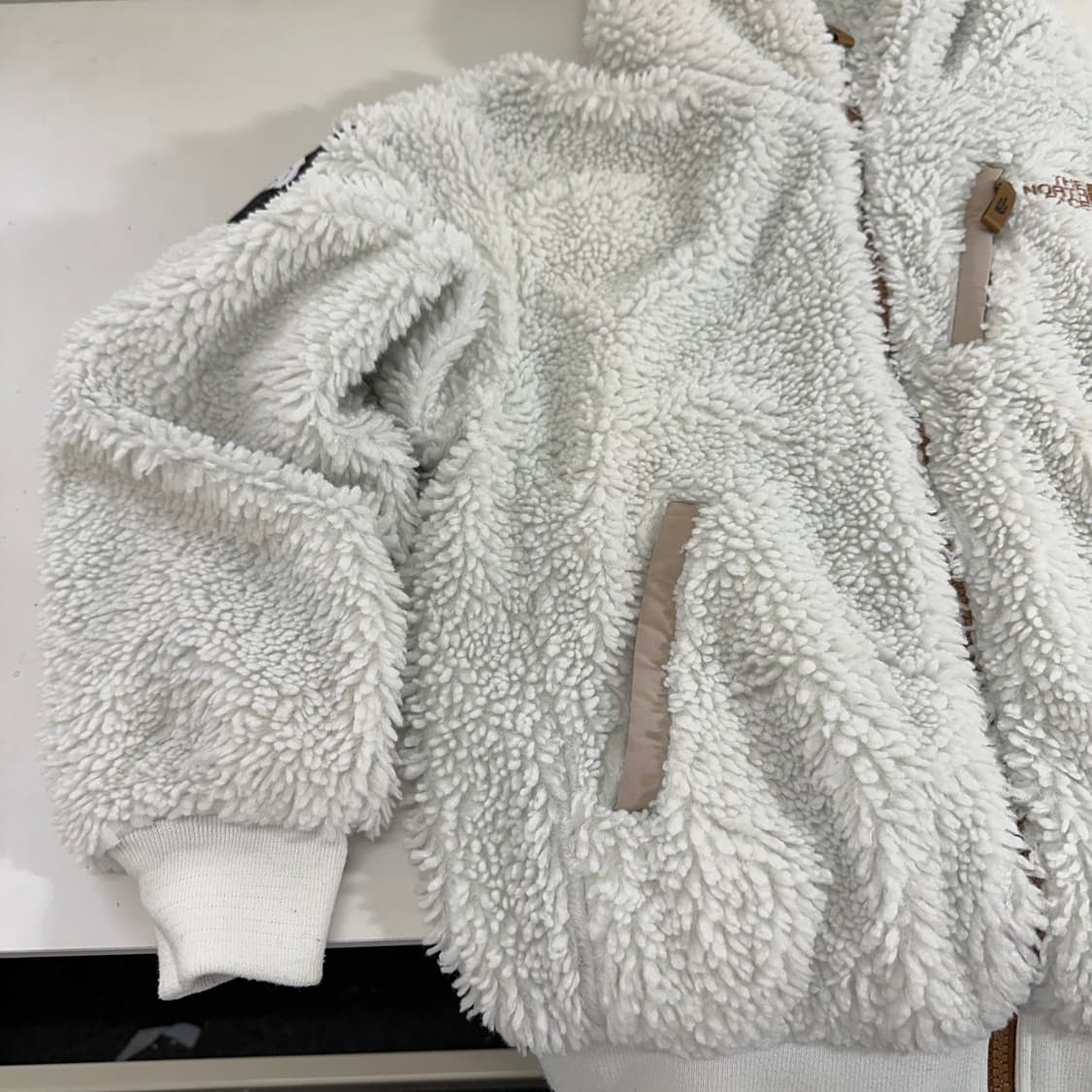 우먼FREE 노스페이스 화이트 뽀글이 후리스자켓 상품이미지4