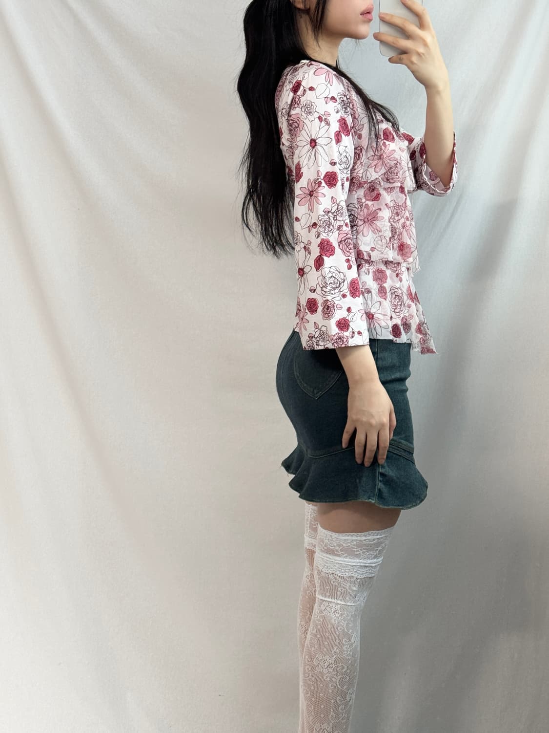 리본 넥 플라워 패턴 프릴 블라우스 상품이미지7