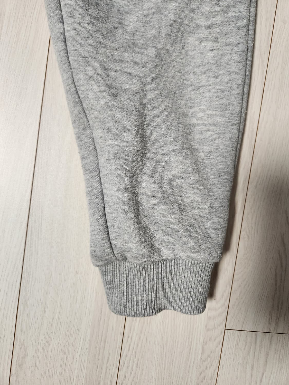 뉴발란스 기모 여성 트레이닝 조거 팬츠 사이즈70(xs)

전체적으로 사 상품이미지8