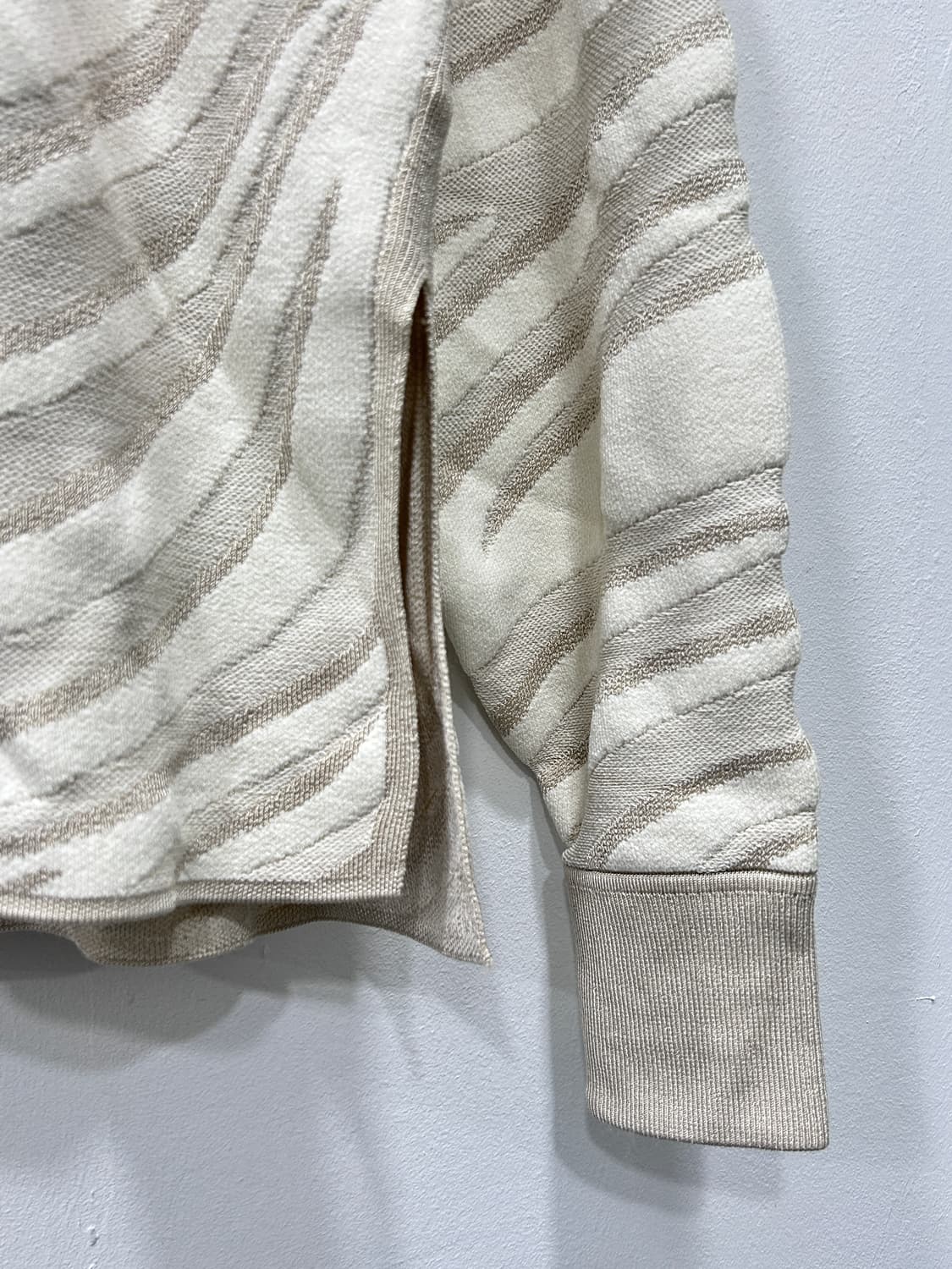 [S] COS 코스 아이보리 웨이브 오버핏 니트 여성 S사이즈 상품이미지4