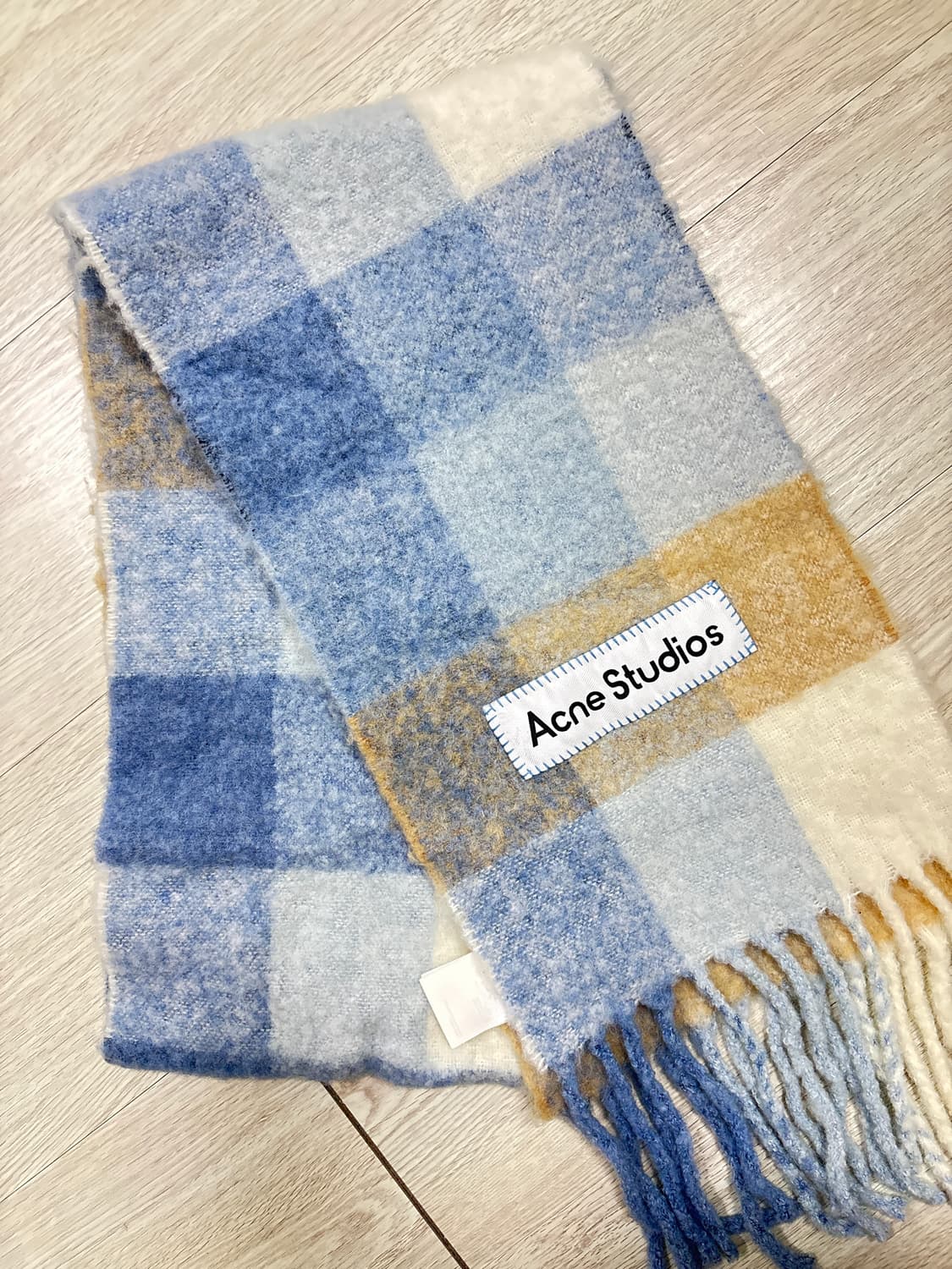 아크네스튜디오 머플러 상품이미지1