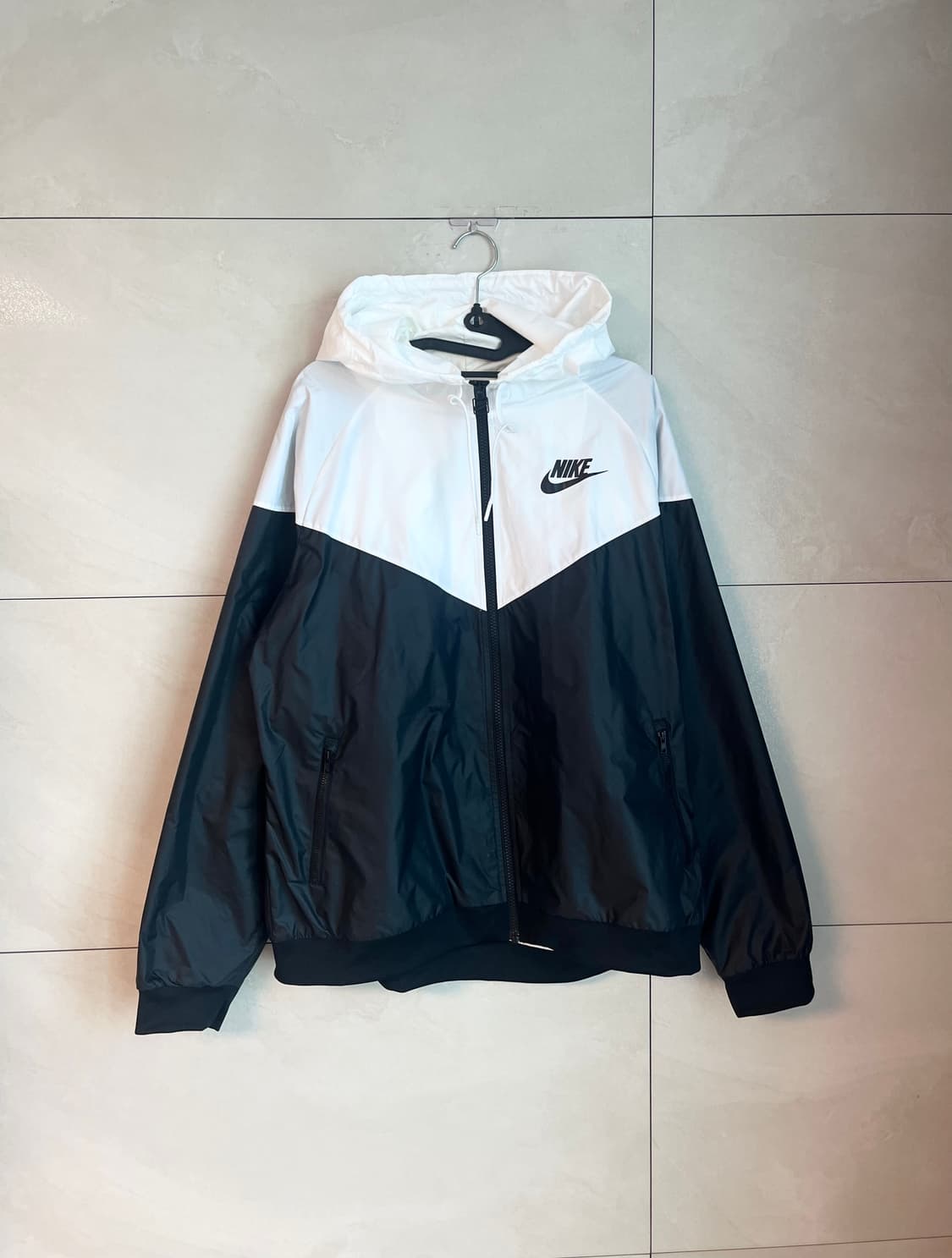 나이키 윈드러너 바람막이 블랙/화이트 [XL] 상품이미지1