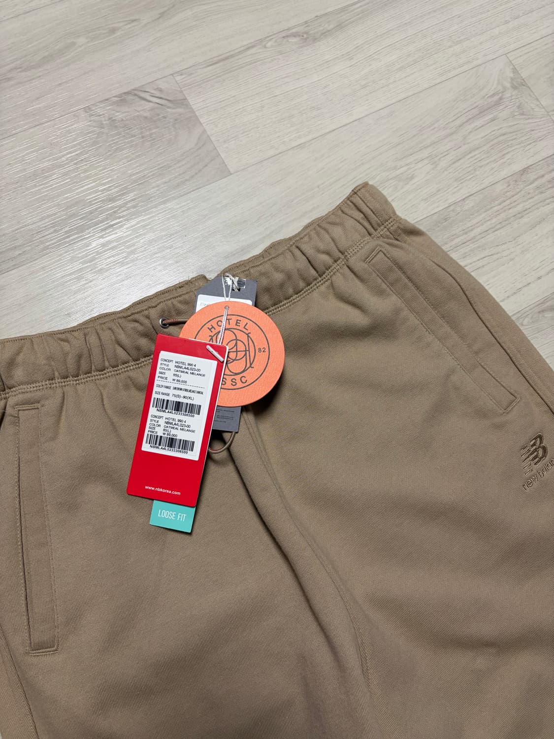 뉴발란스x호텔990 스웻 팬츠 오트밀 멜란지 L사이즈 판매 상품이미지2