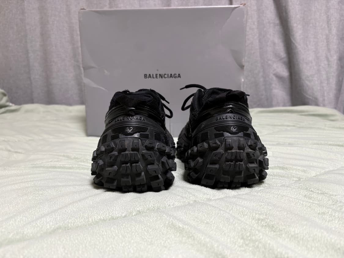 발렌시아가 디펜더 42 블랙 상품이미지3