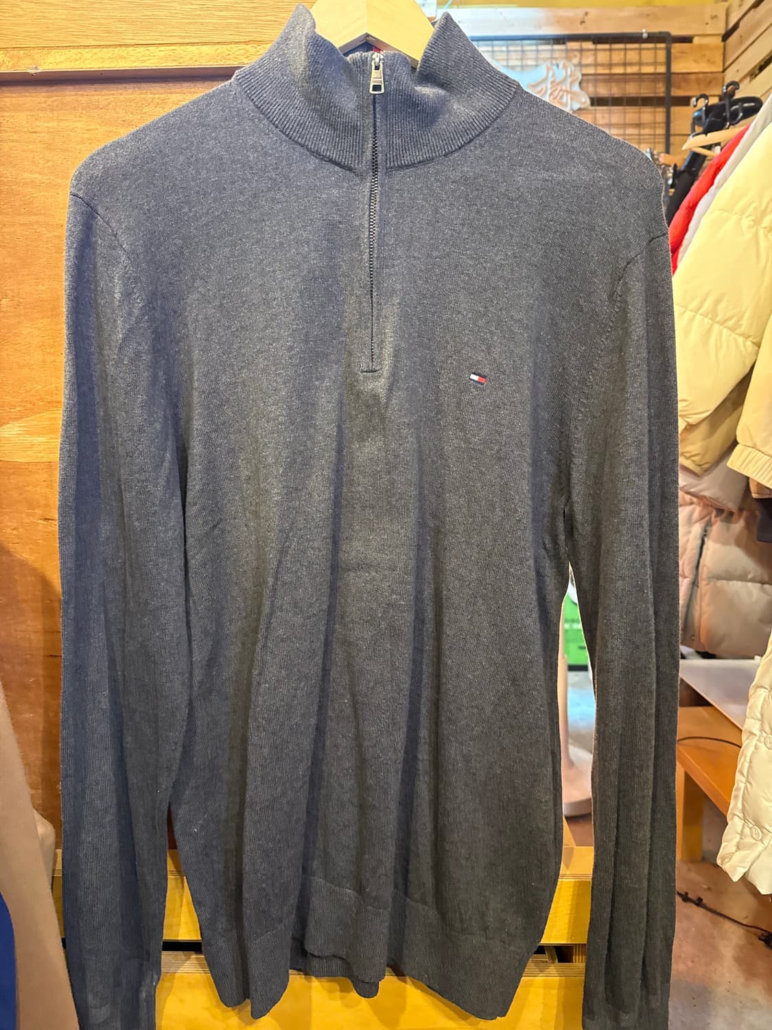 타미힐피거 차콜 니트 반집업 상품이미지1