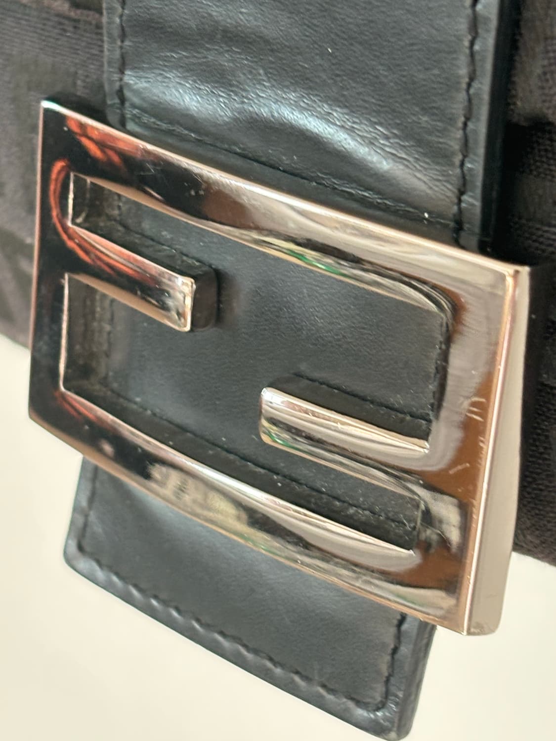 펜디 주카 맘마 바게트백 상품이미지3