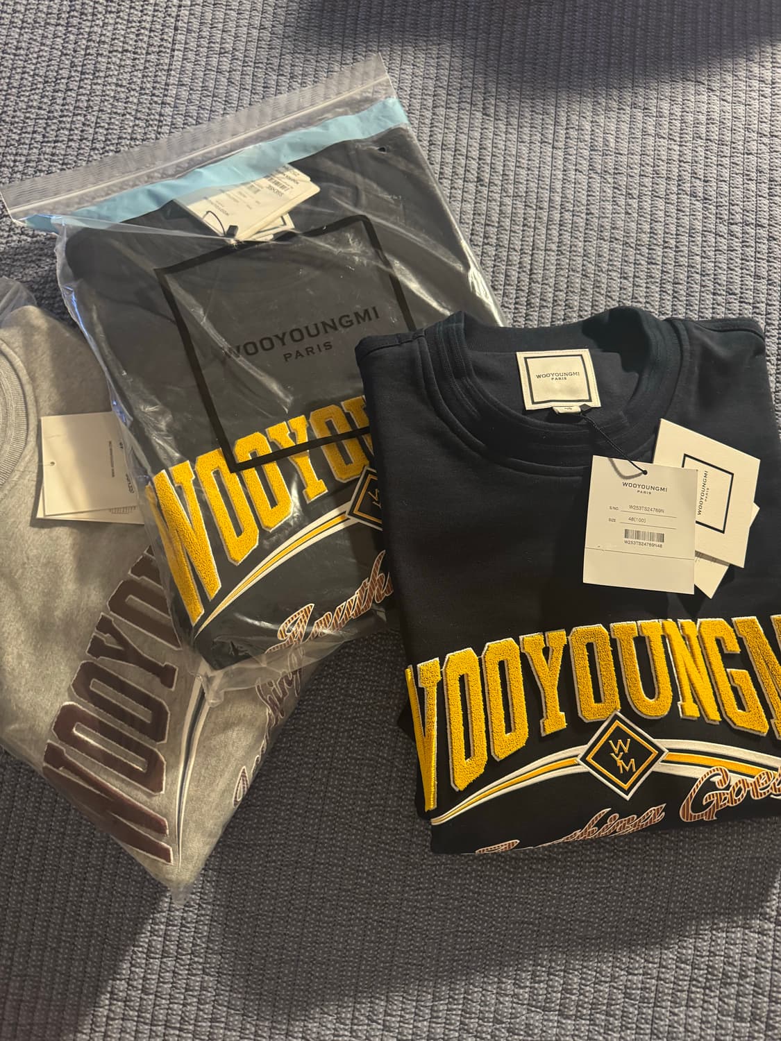 우영미 그레이 렌티큘러 맨투맨 상품이미지3