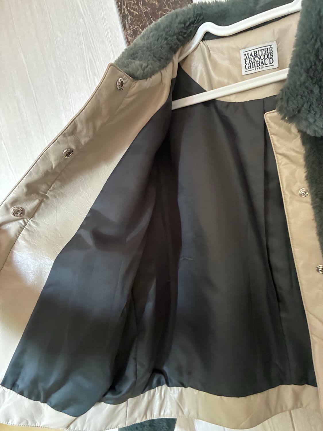 마리떼 프랑소와 저버 퍼 카라 숏 자켓 OS 상품이미지7