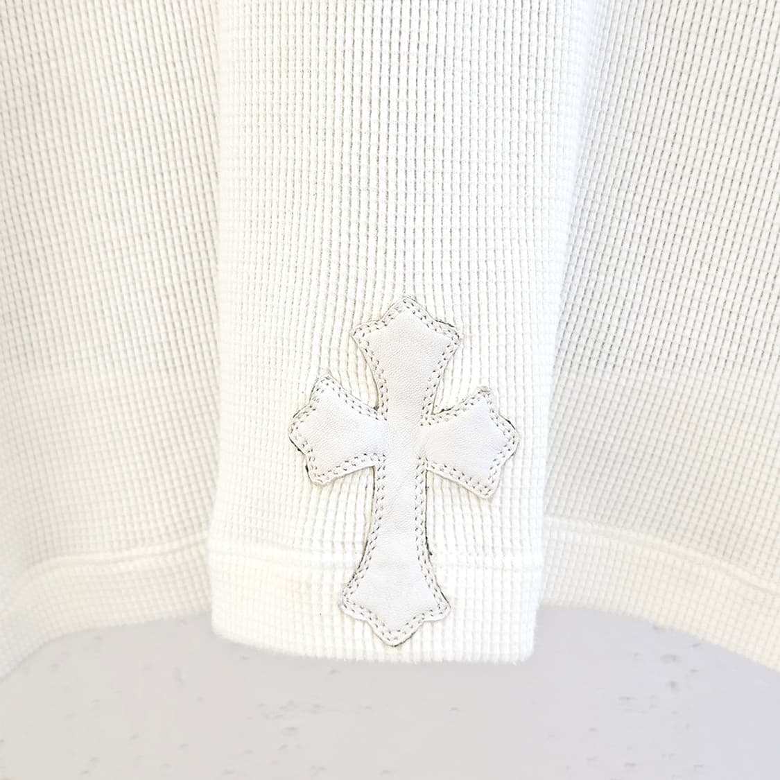 [XL] 크롬하츠 페이퍼잼 레더패치 와플 니트 화이트 B1213C139 상품이미지5