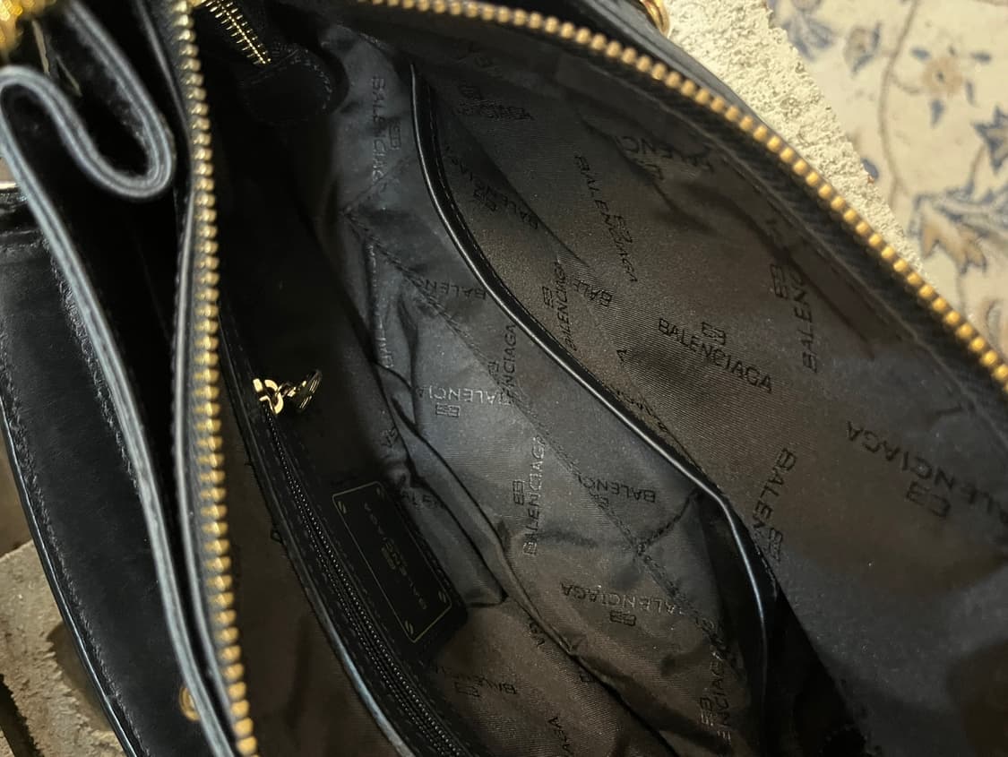 발렌시아가 크로커다일 엠보 숄더 백 상품이미지8