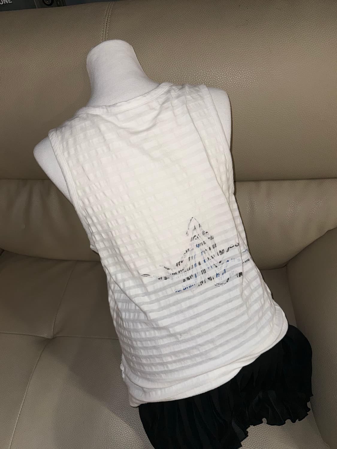 in the attic eyelet detail printing top 상품이미지5