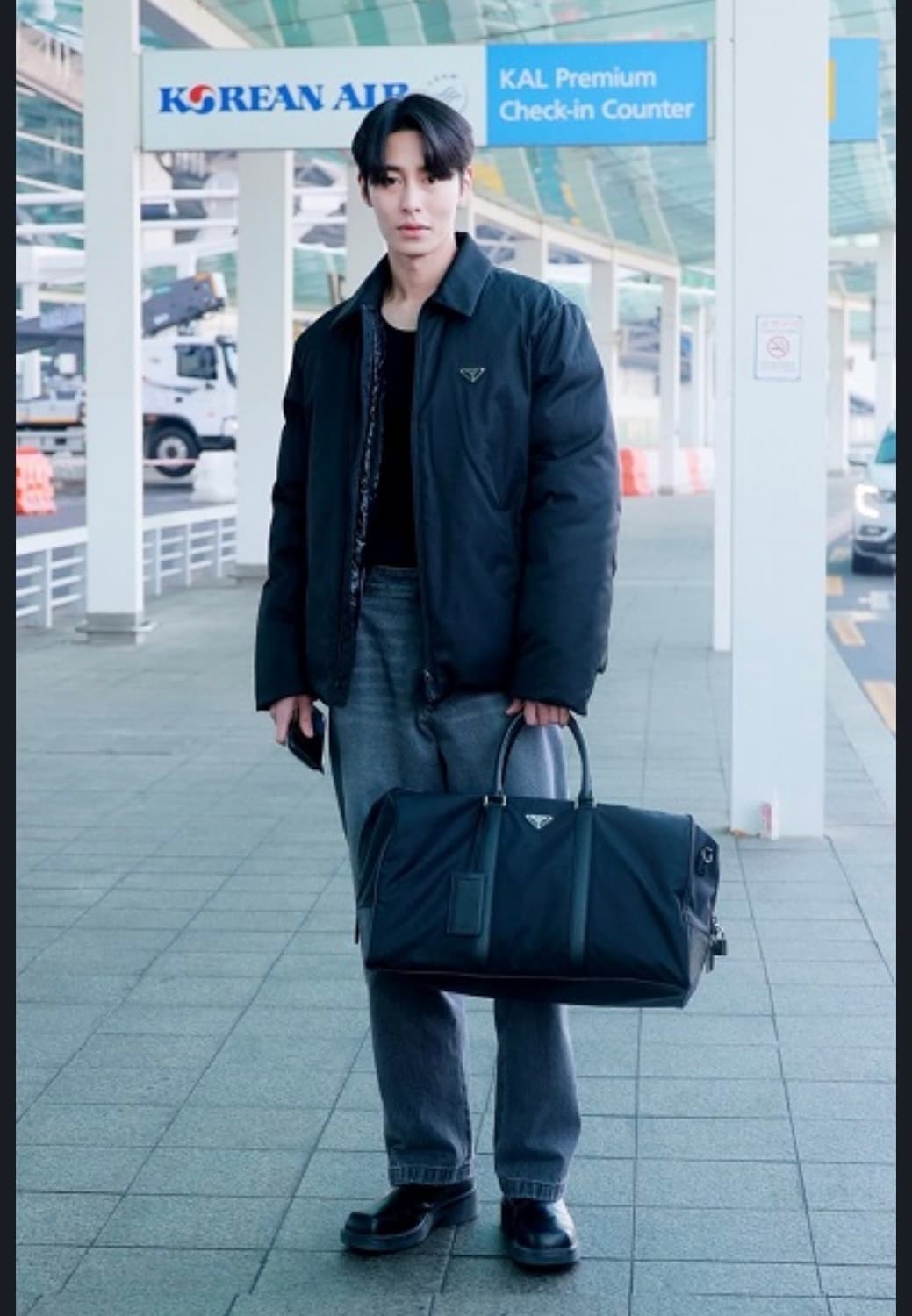 프라다 리나일론 크롭 패딩 / M  상품이미지2