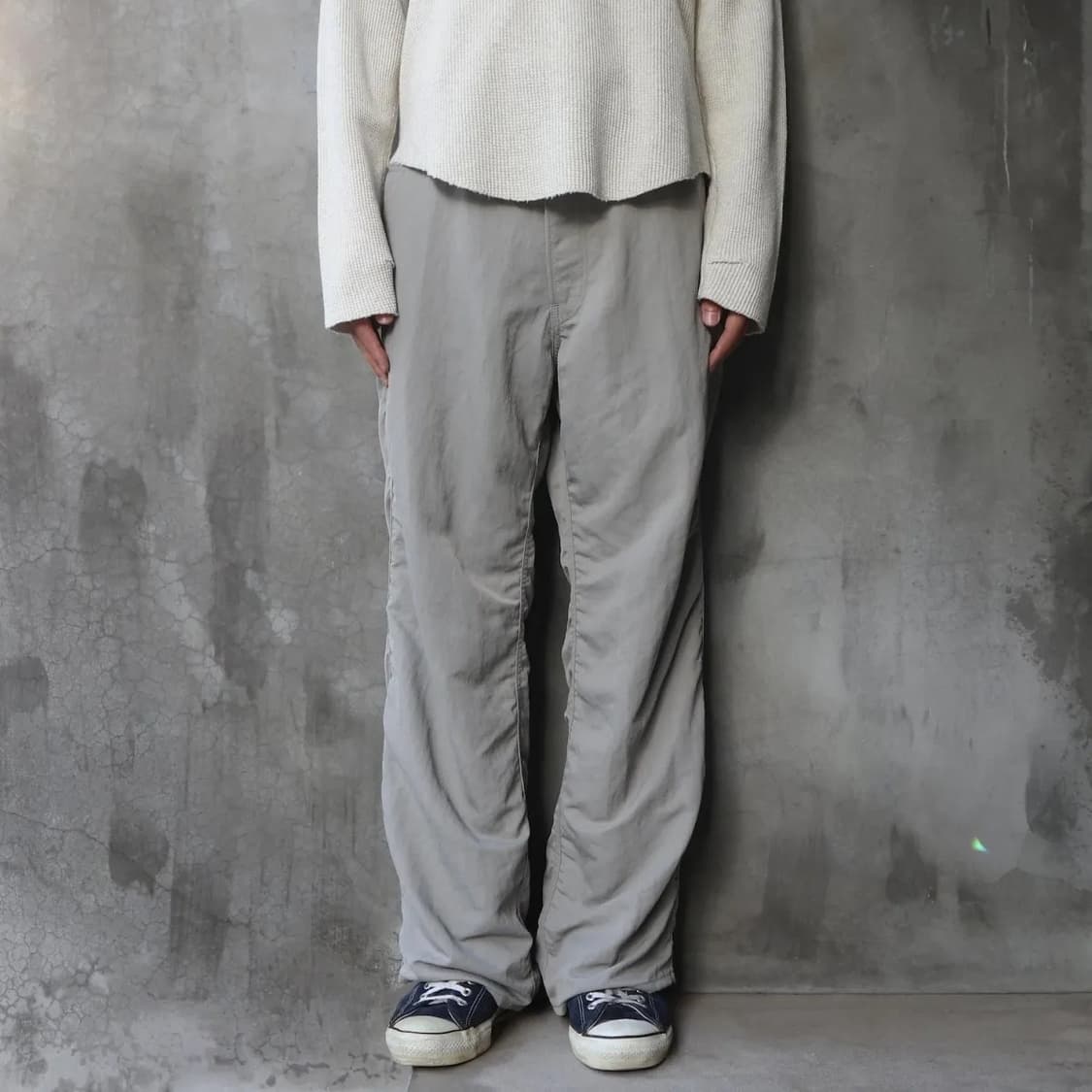언유즈드 25FW 나일론 팬츠 그레이 2사이즈 판매합니다 상품이미지3