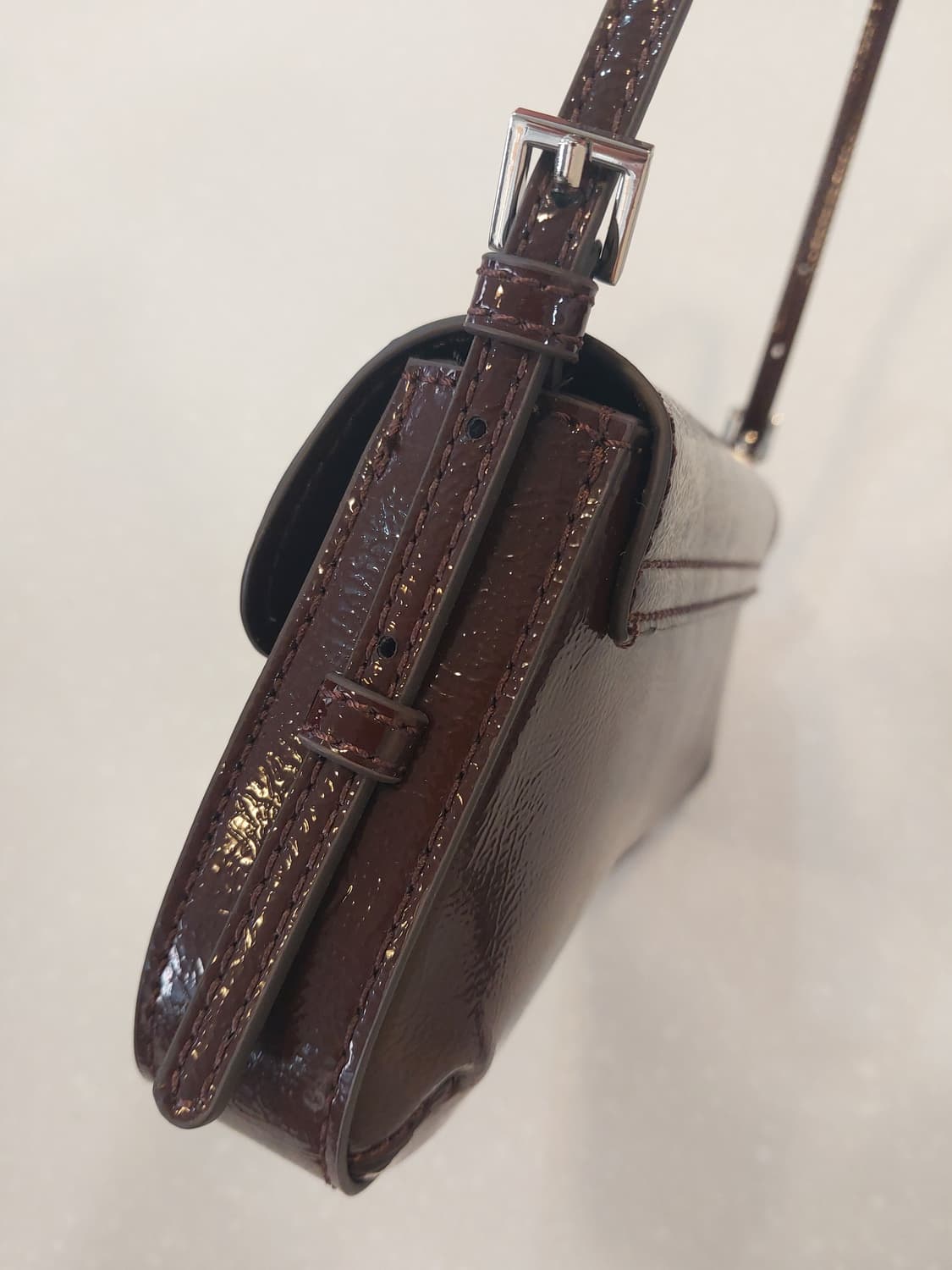 자라 ZARA 플랩 숄더백 애나멜 버건디 컬러 상품이미지5