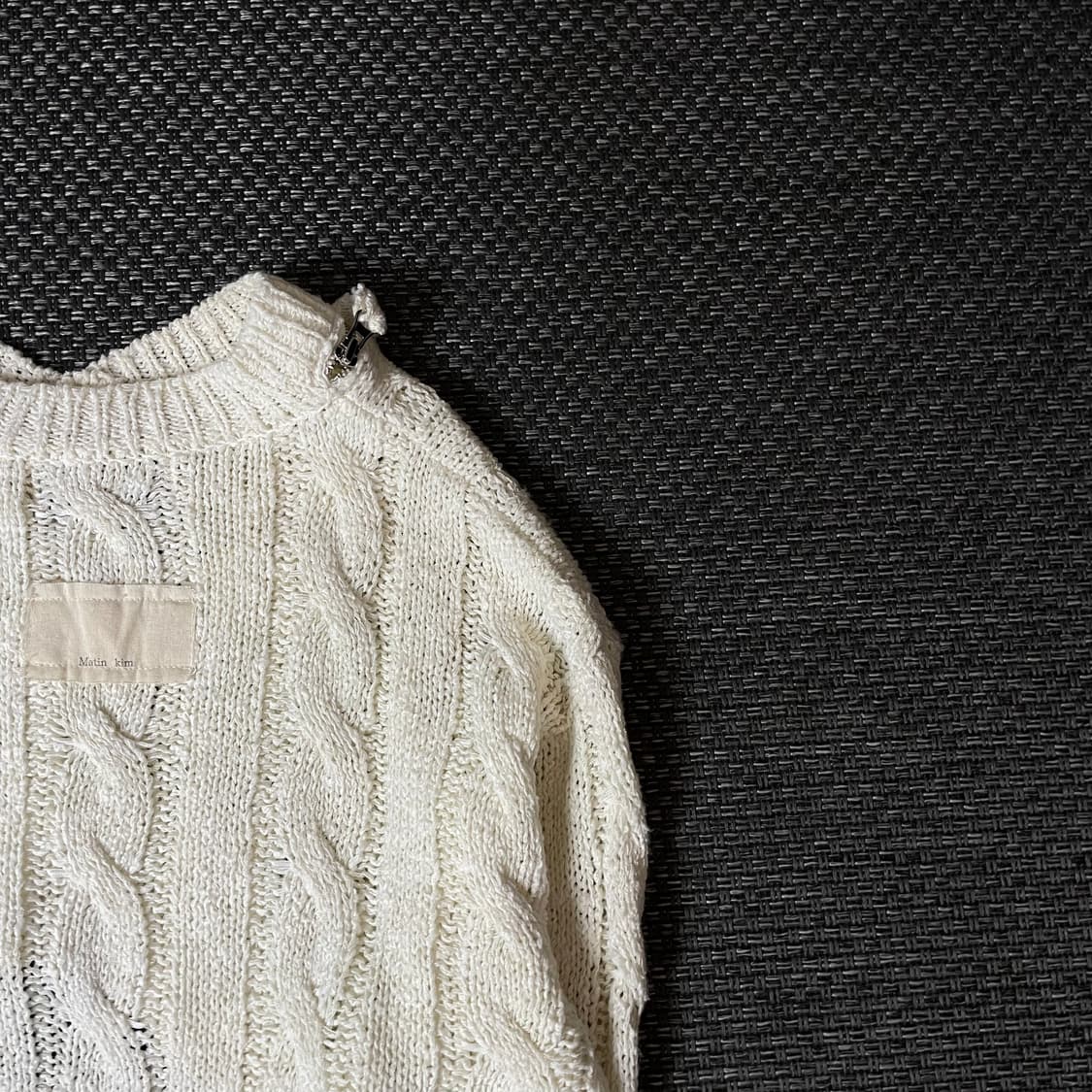 마땡킴 아이보리 지퍼 디테일 케이블 긴팔 니트 F 상품이미지3