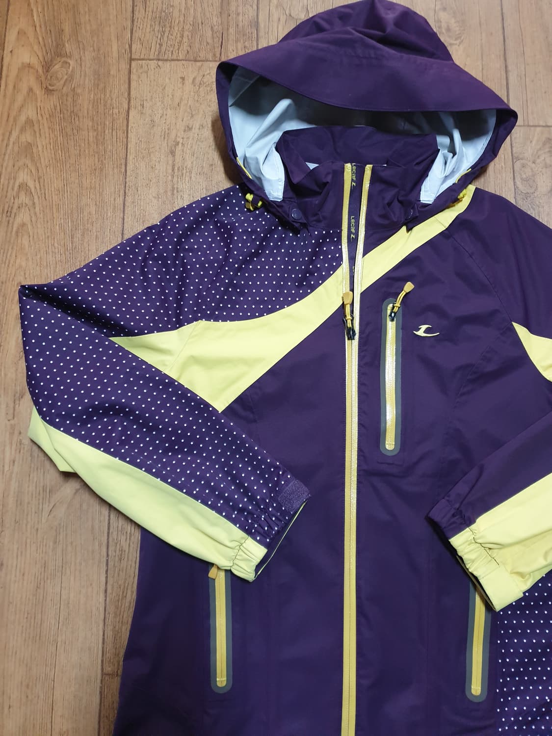 1068 르까프 아웃도어 바람막이 90~95 사이즈입니다 상품이미지4