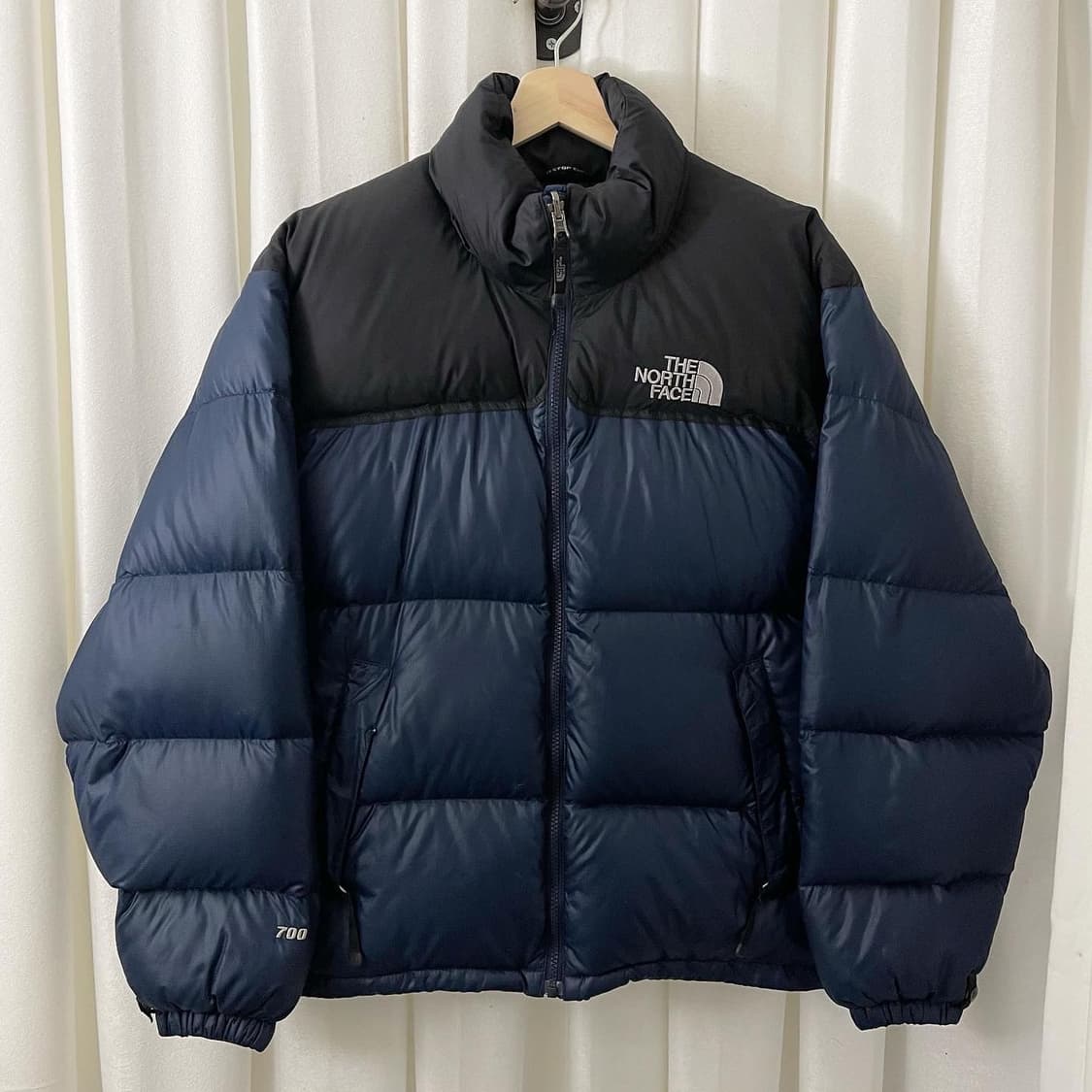 노스페이스 블랙 네이비 눕시 700 패딩 상품이미지1
