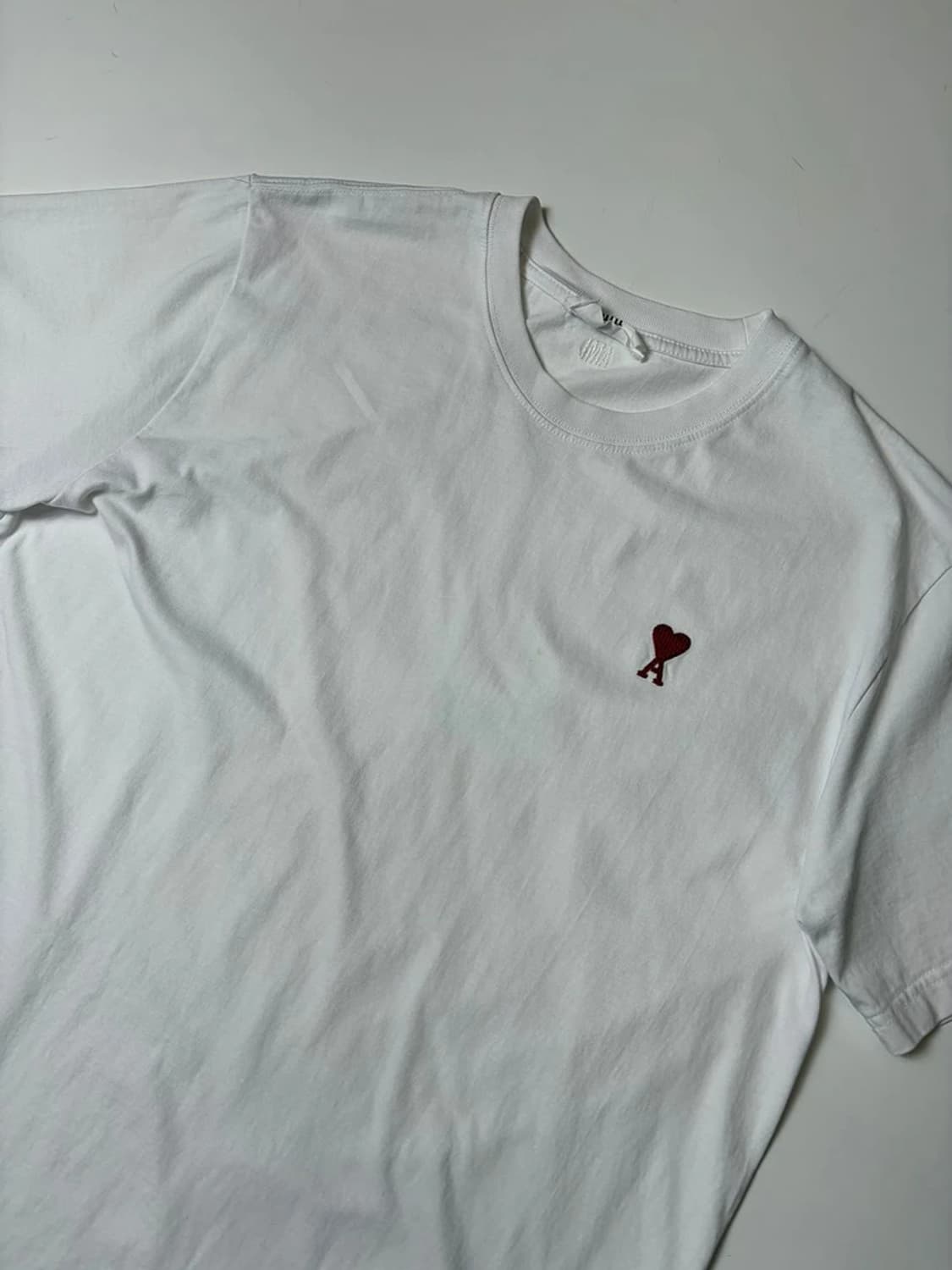 아미 AMI 스몰 하트 로고 반팔 티셔츠 PN9386 상품이미지2