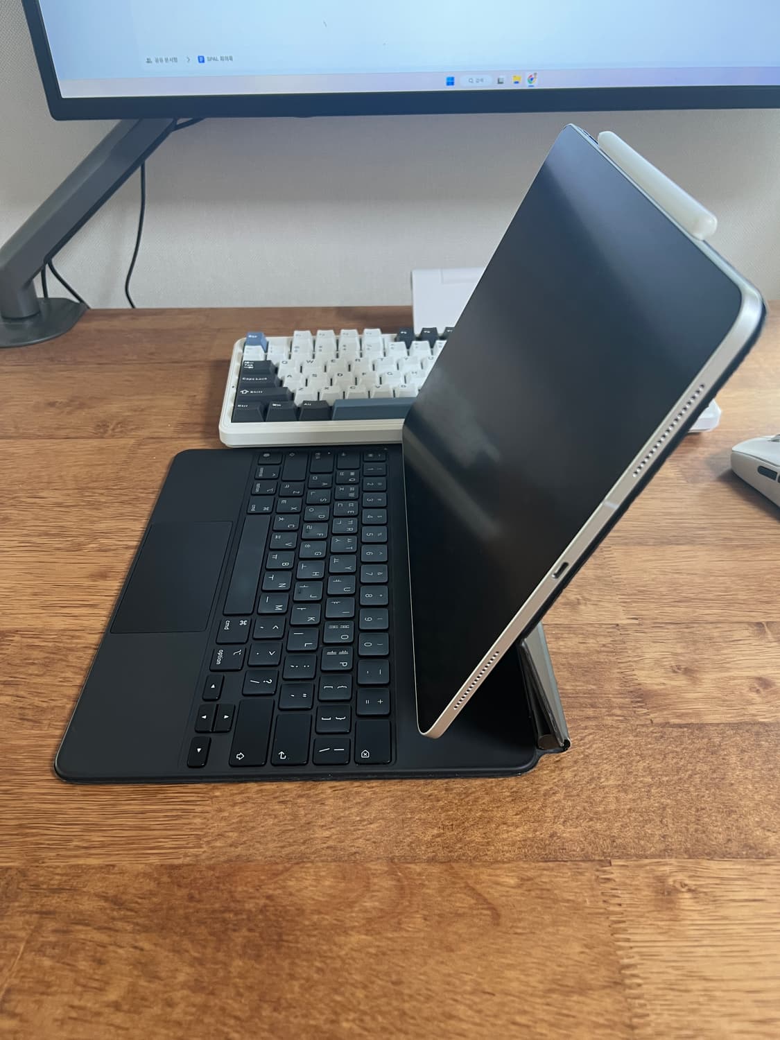 아이패드 프로 12.9 4세대 128gb 셀룰러 모델 + 매직 키보드 + 상품이미지4